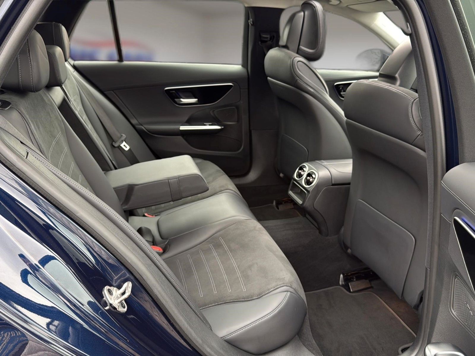 Fahrzeugabbildung Mercedes-Benz C 220 d T 9G-TRONIC AMG Line *LED*Pano*19Zoll*