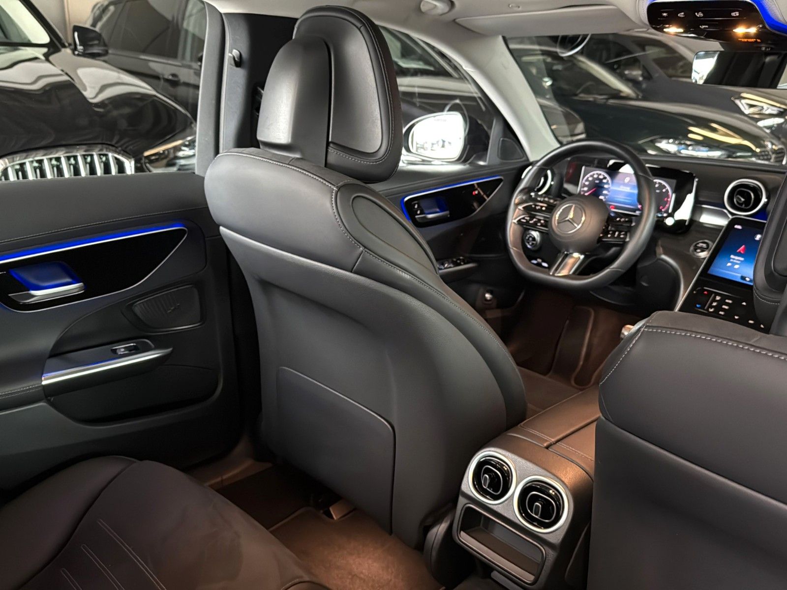 Fahrzeugabbildung Mercedes-Benz C 220 d T 9G-TRONIC AMG Line *LED*Pano*19Zoll*