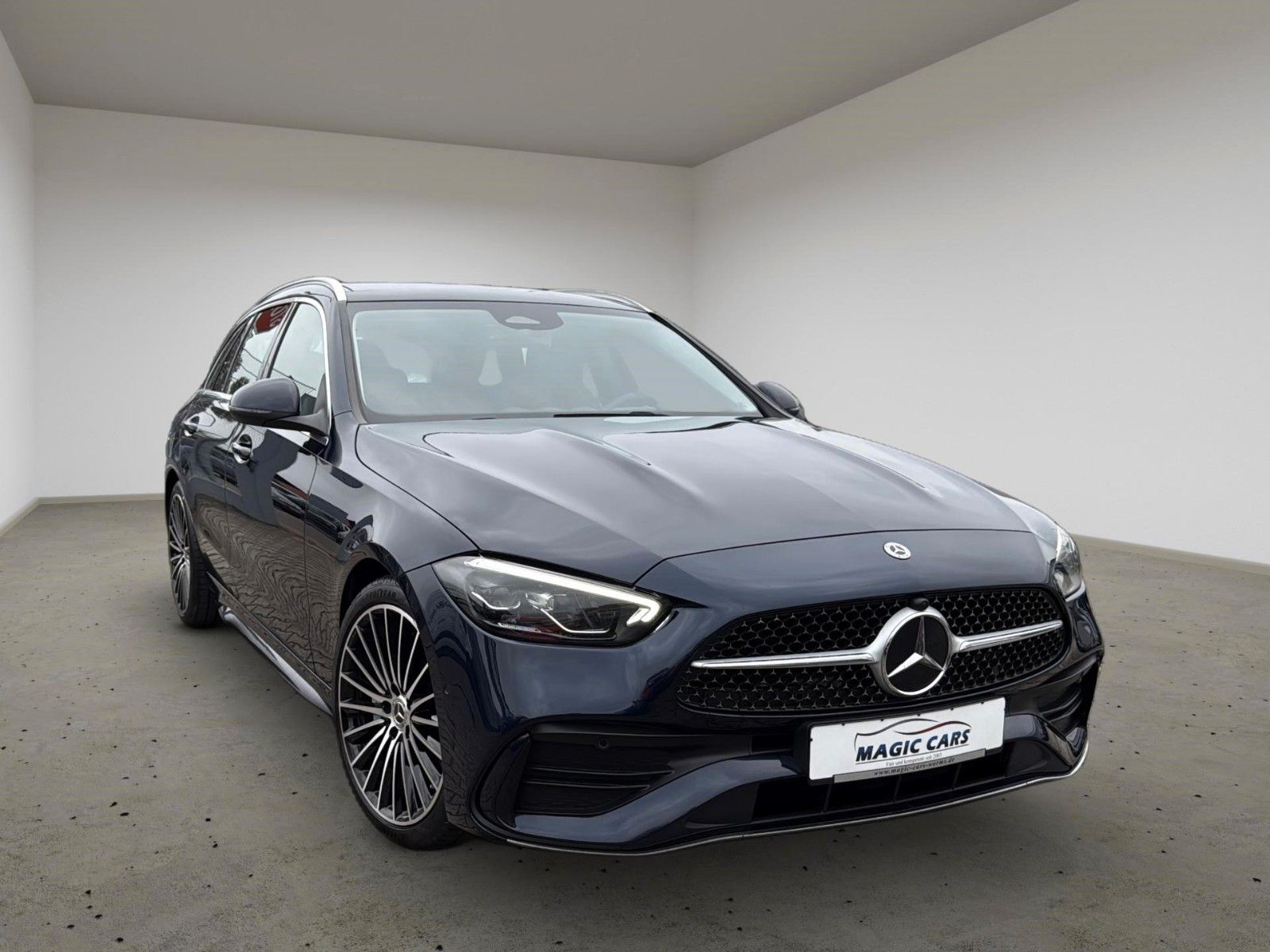 Fahrzeugabbildung Mercedes-Benz C 220 d T 9G-TRONIC AMG Line *LED*Pano*19Zoll*