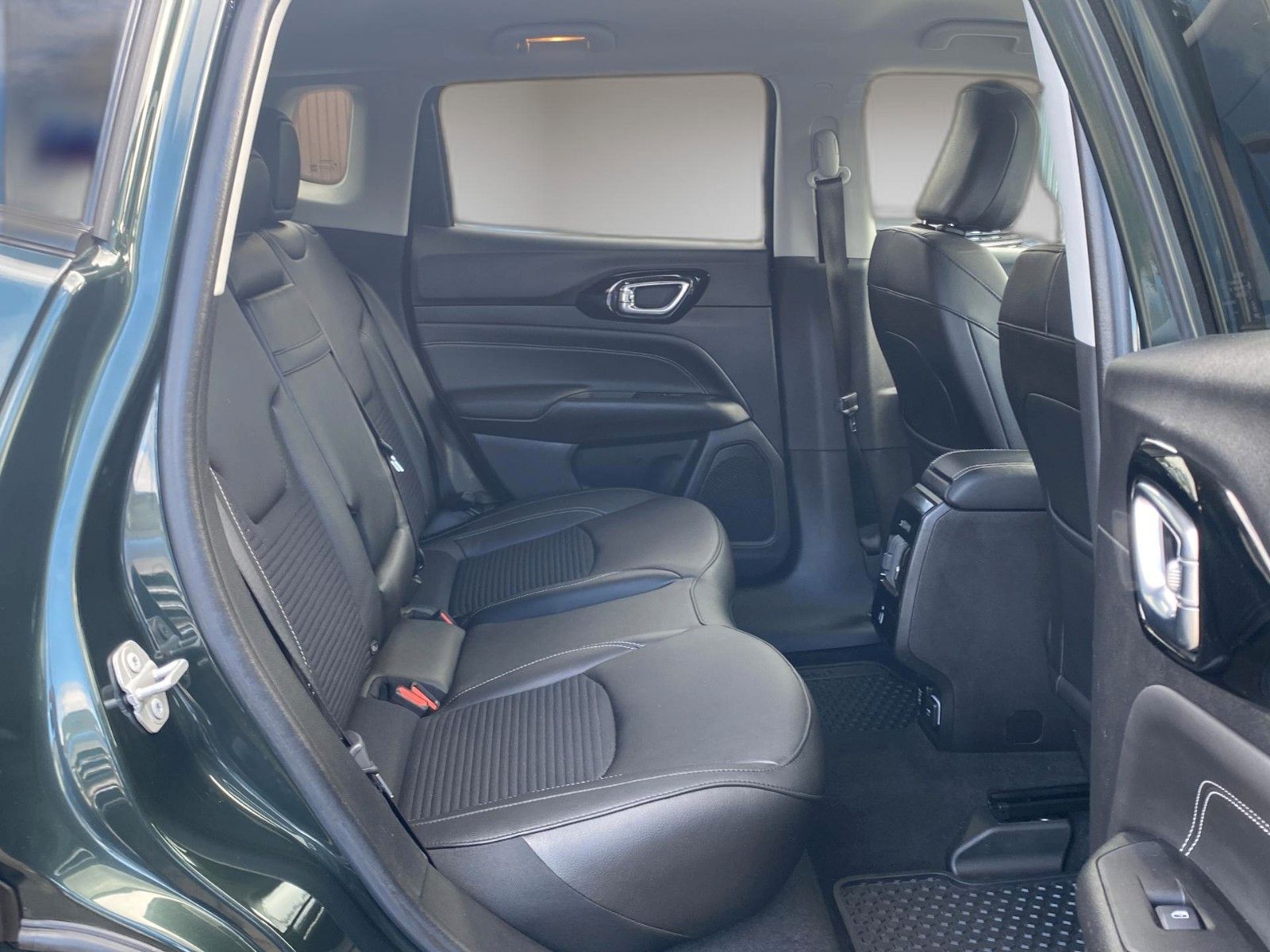 Fahrzeugabbildung Jeep Compass 1.3 GSE T4 Automatik Limited *LED*360°*