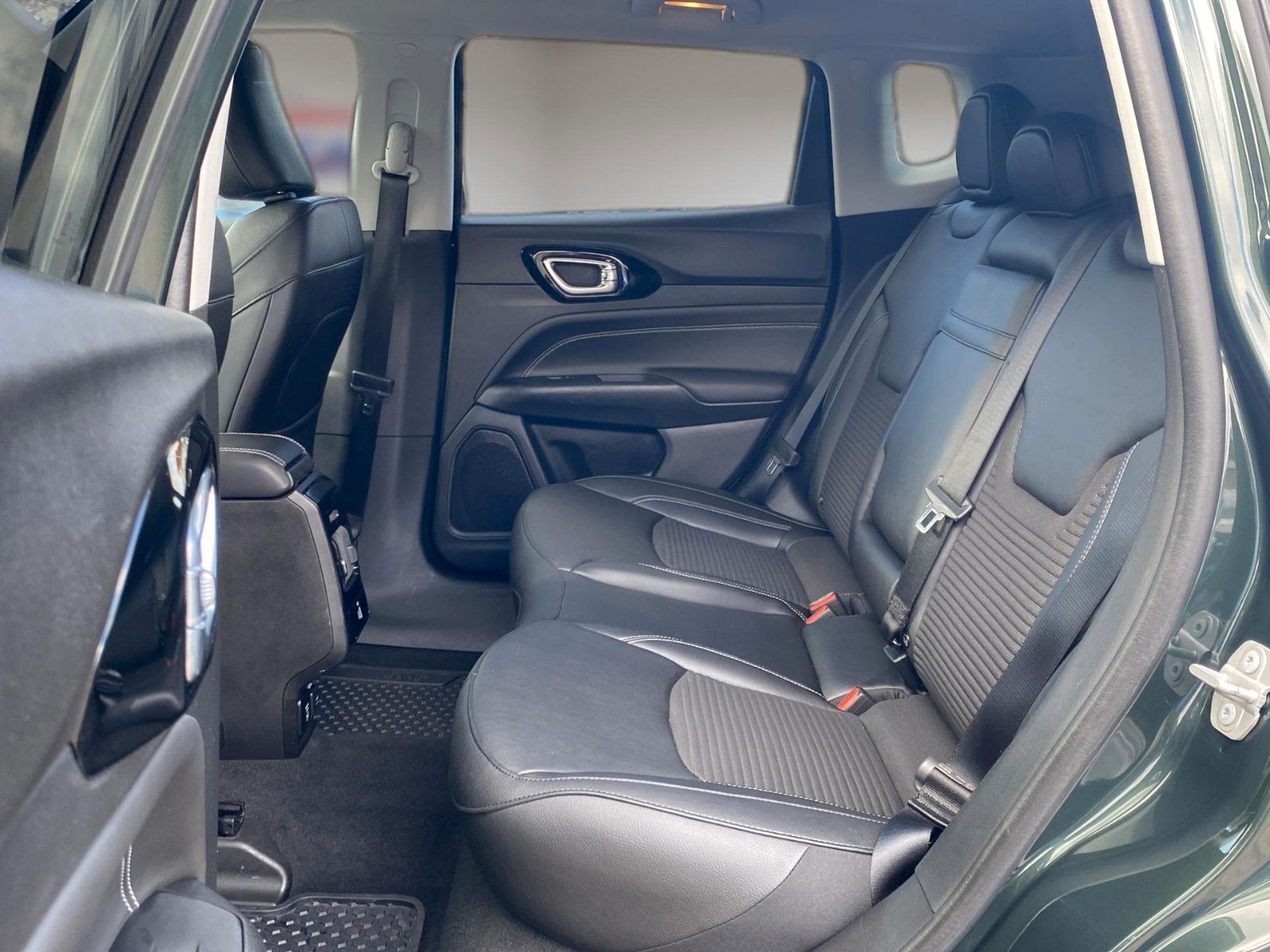 Fahrzeugabbildung Jeep Compass 1.3 GSE T4 Automatik Limited *LED*360°*