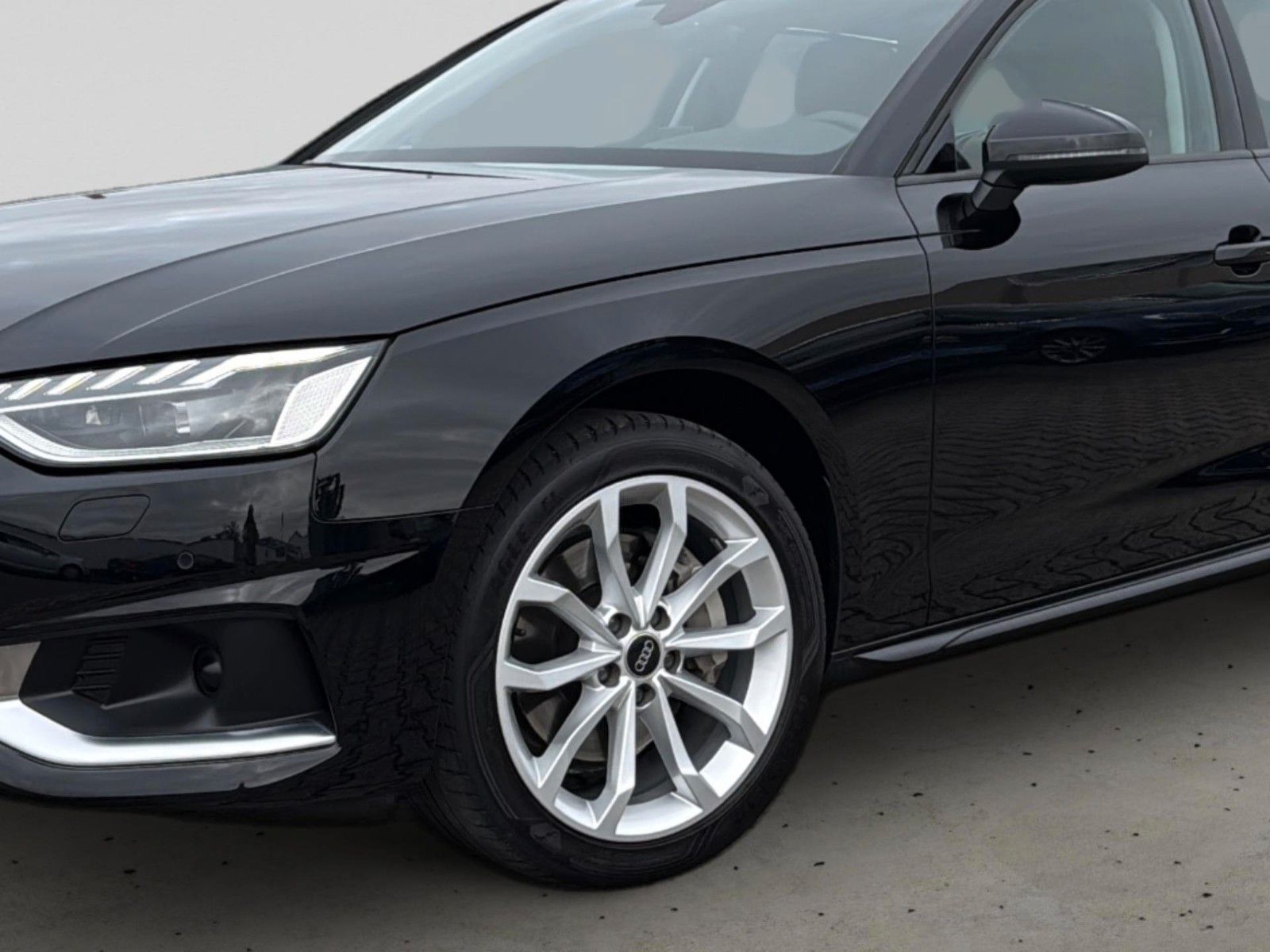 Fahrzeugabbildung Audi A4 Avant 40 TFSI advanced *Pano*Matrix*Virtual*