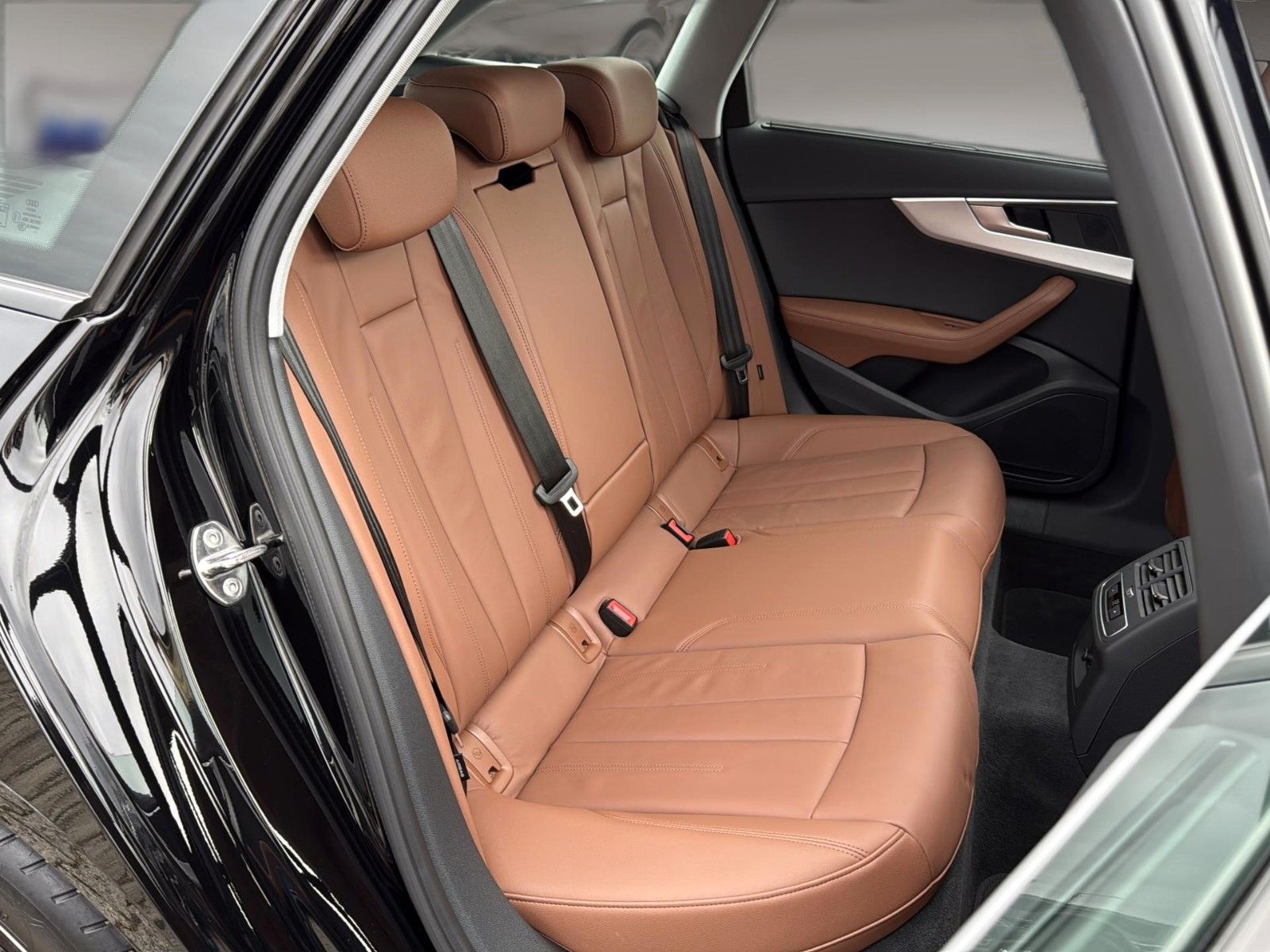 Fahrzeugabbildung Audi A4 Avant 40 TFSI advanced *Pano*Matrix*Virtual*