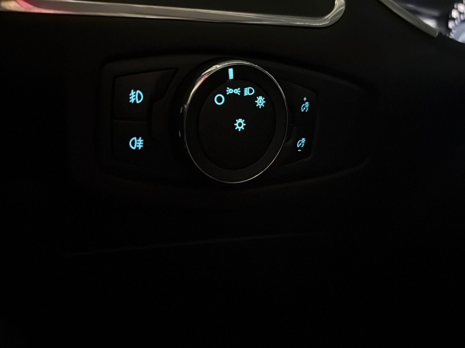 Fahrzeugabbildung Ford S-Max 2.0 EcoBlue Aut. TITANIUM *Pano*Ambiente*