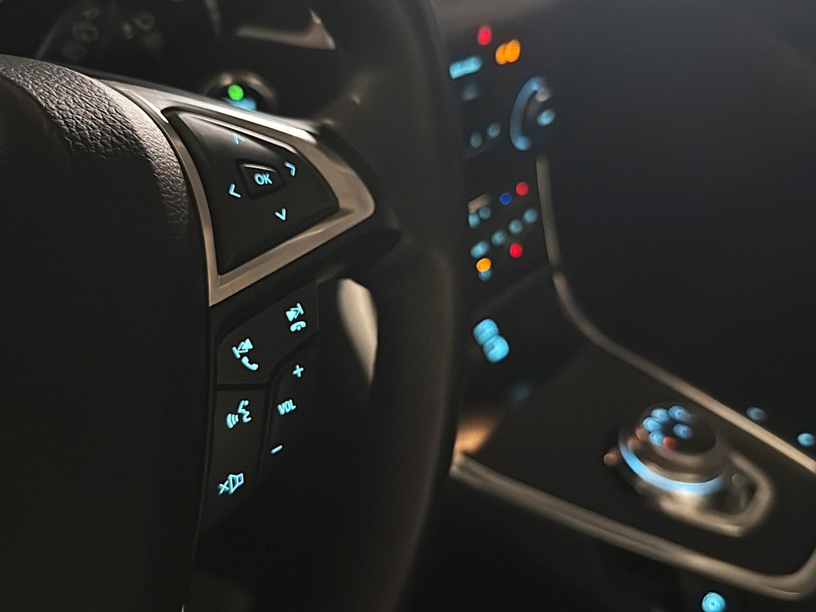 Fahrzeugabbildung Ford S-Max 2.0 EcoBlue Aut. TITANIUM *Pano*Ambiente*