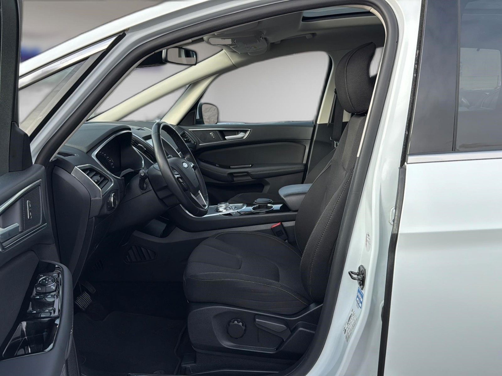 Fahrzeugabbildung Ford S-Max 2.0 EcoBlue Aut. TITANIUM *Pano*Ambiente*