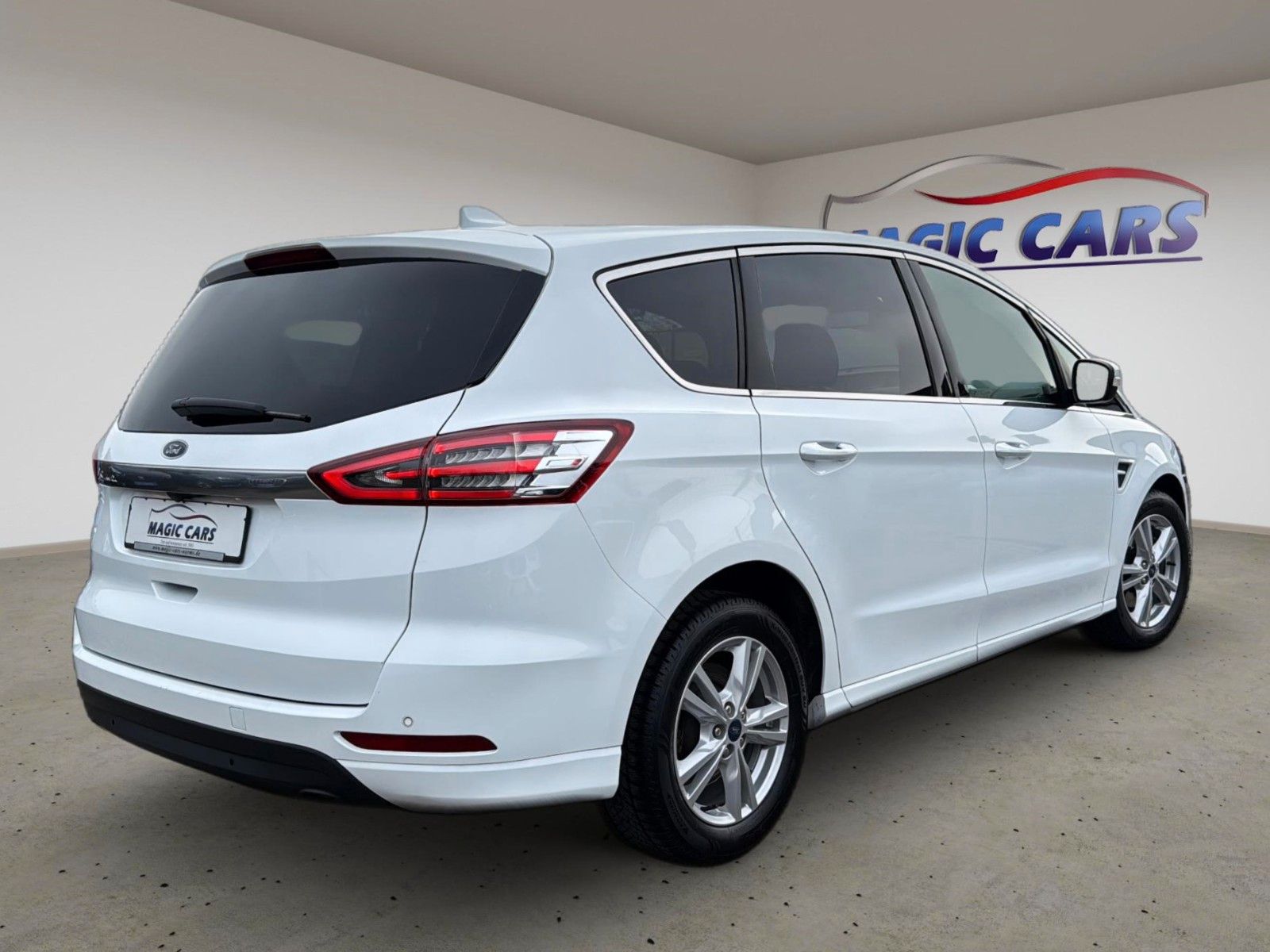 Fahrzeugabbildung Ford S-Max 2.0 EcoBlue Aut. TITANIUM *Pano*Ambiente*