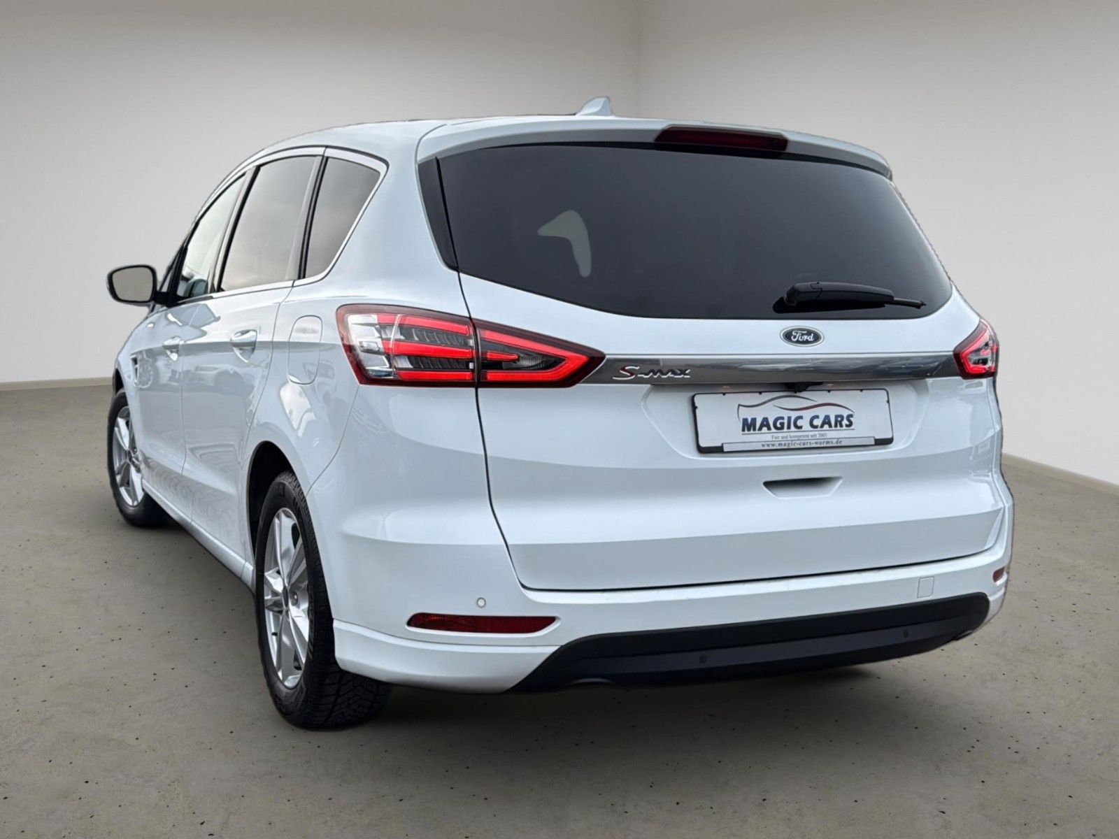 Fahrzeugabbildung Ford S-Max 2.0 EcoBlue Aut. TITANIUM *Pano*Ambiente*