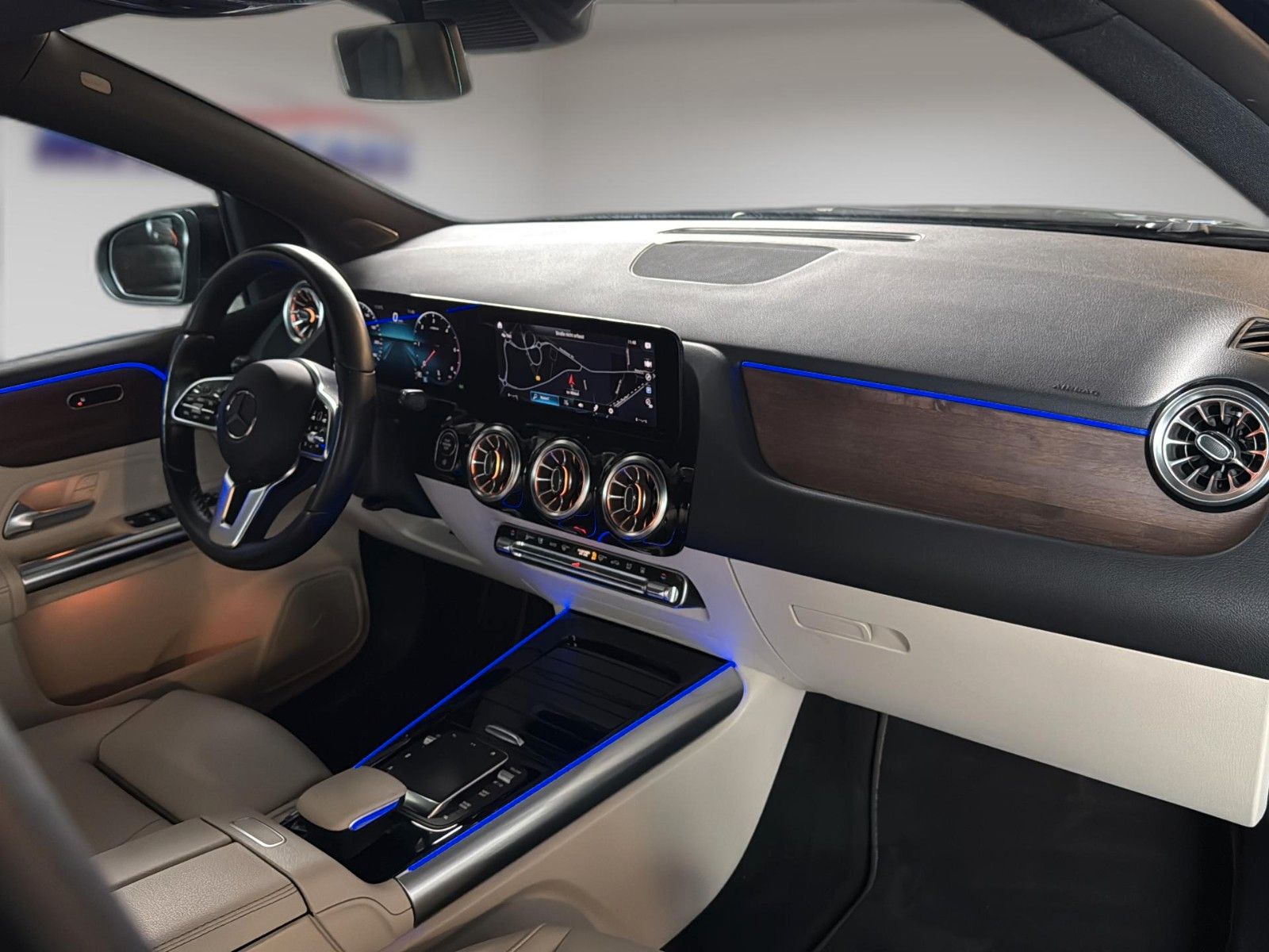 Fahrzeugabbildung Mercedes-Benz B 180 d 8G-DCT Progressive *Leder*Pano*AHK*Sth.*