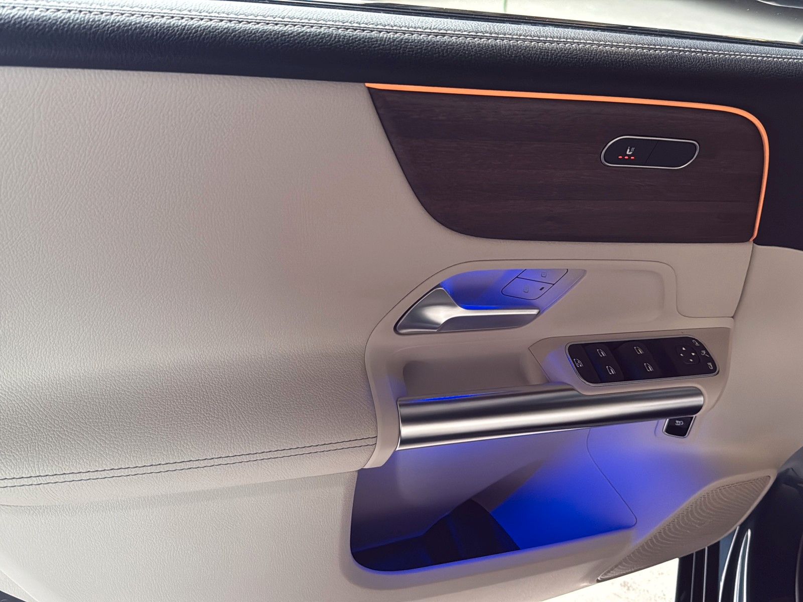 Fahrzeugabbildung Mercedes-Benz B 180 d 8G-DCT Progressive *Leder*Pano*AHK*Sth.*