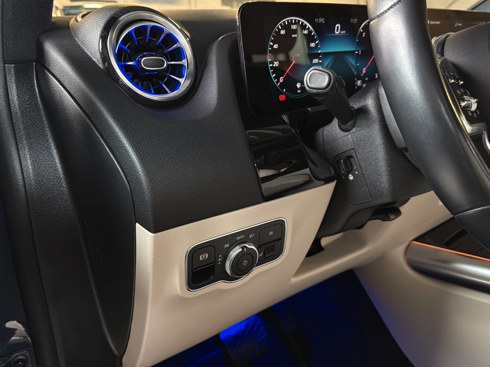 Fahrzeugabbildung Mercedes-Benz B 180 d 8G-DCT Progressive *Leder*Pano*AHK*Sth.*