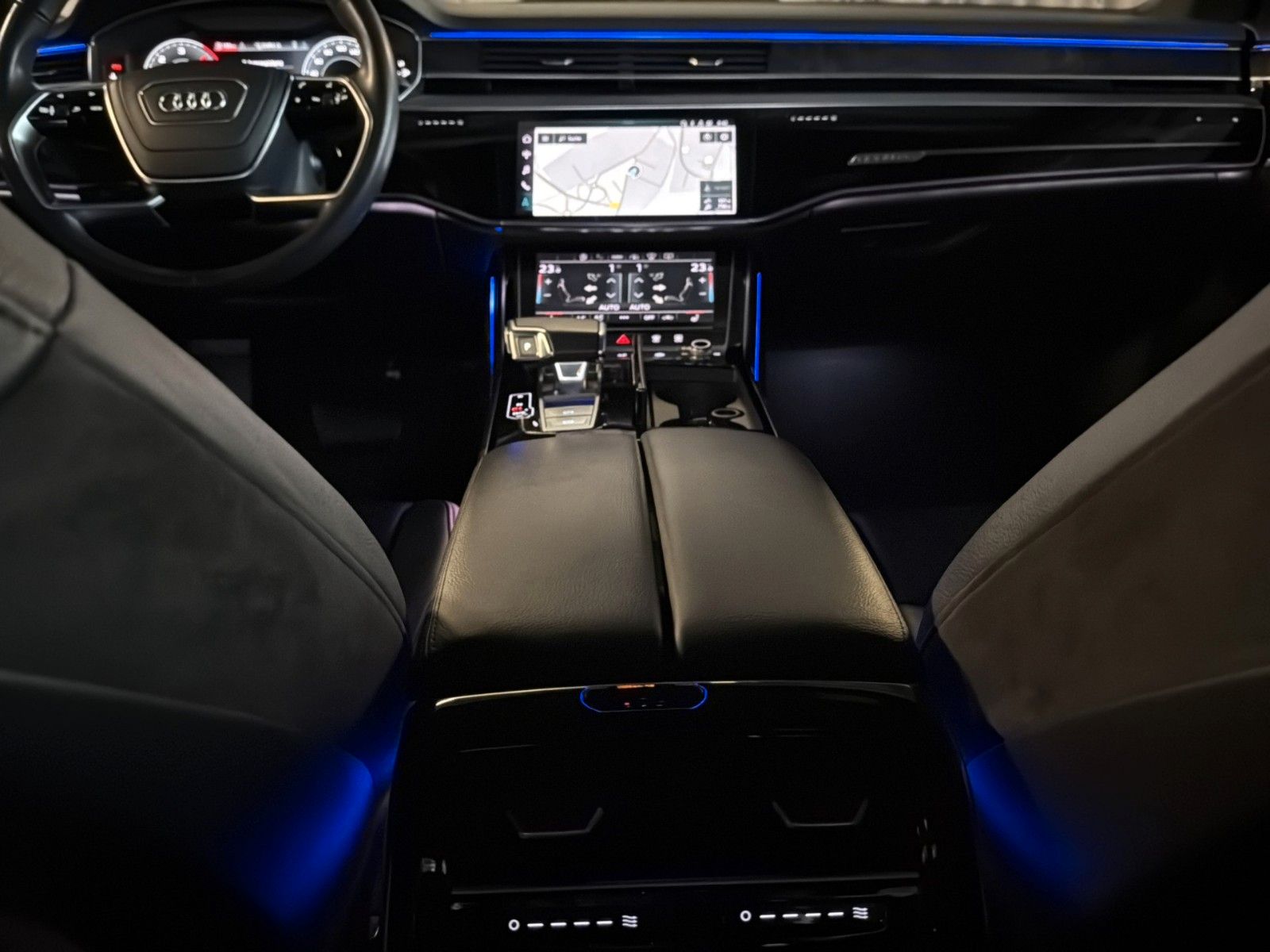 Fahrzeugabbildung Audi A8 50 TDI quattro*Pano*Luft*Softclose*B&O*360