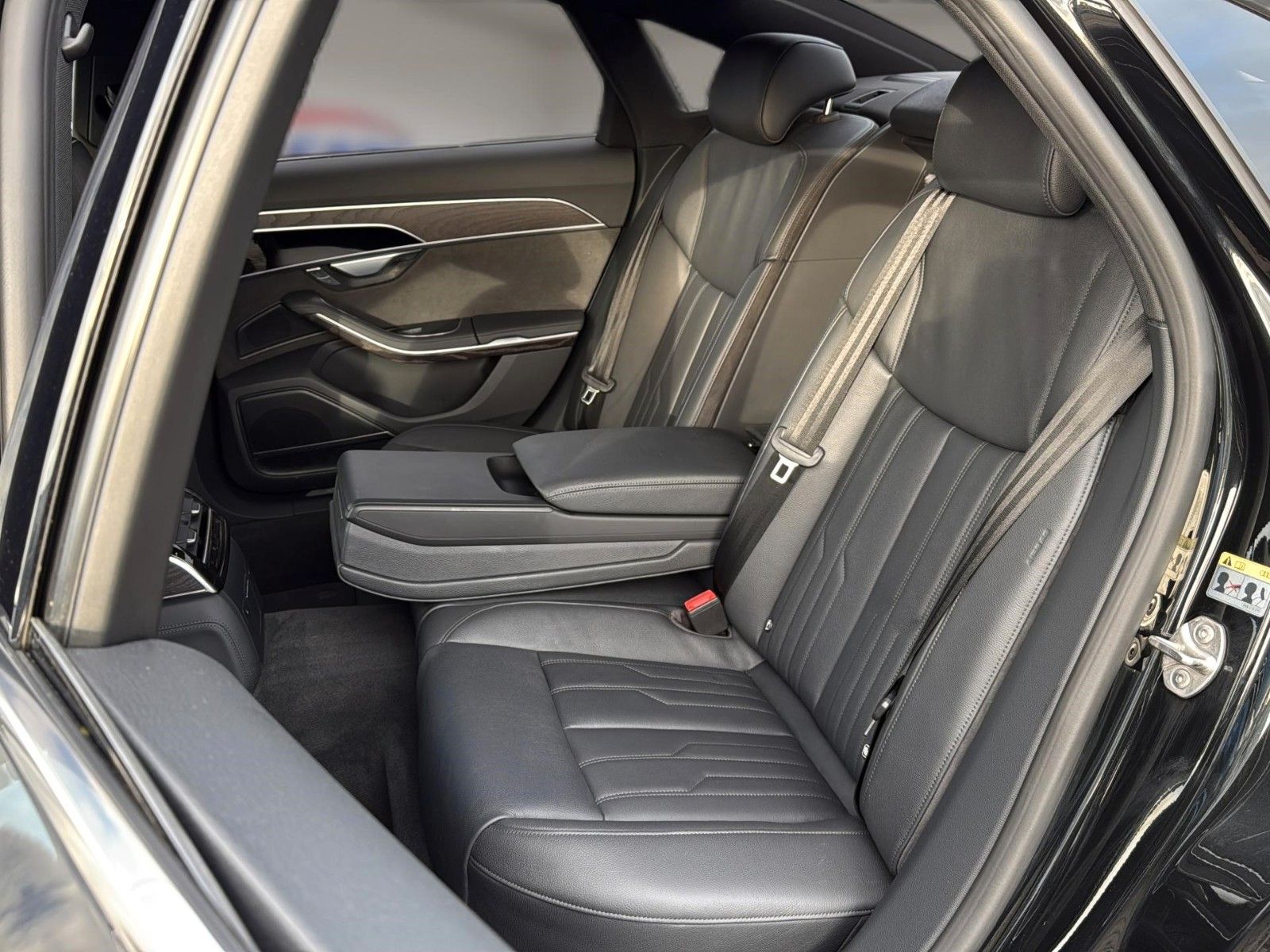 Fahrzeugabbildung Audi A8 50 TDI quattro*Pano*Luft*Softclose*B&O*360