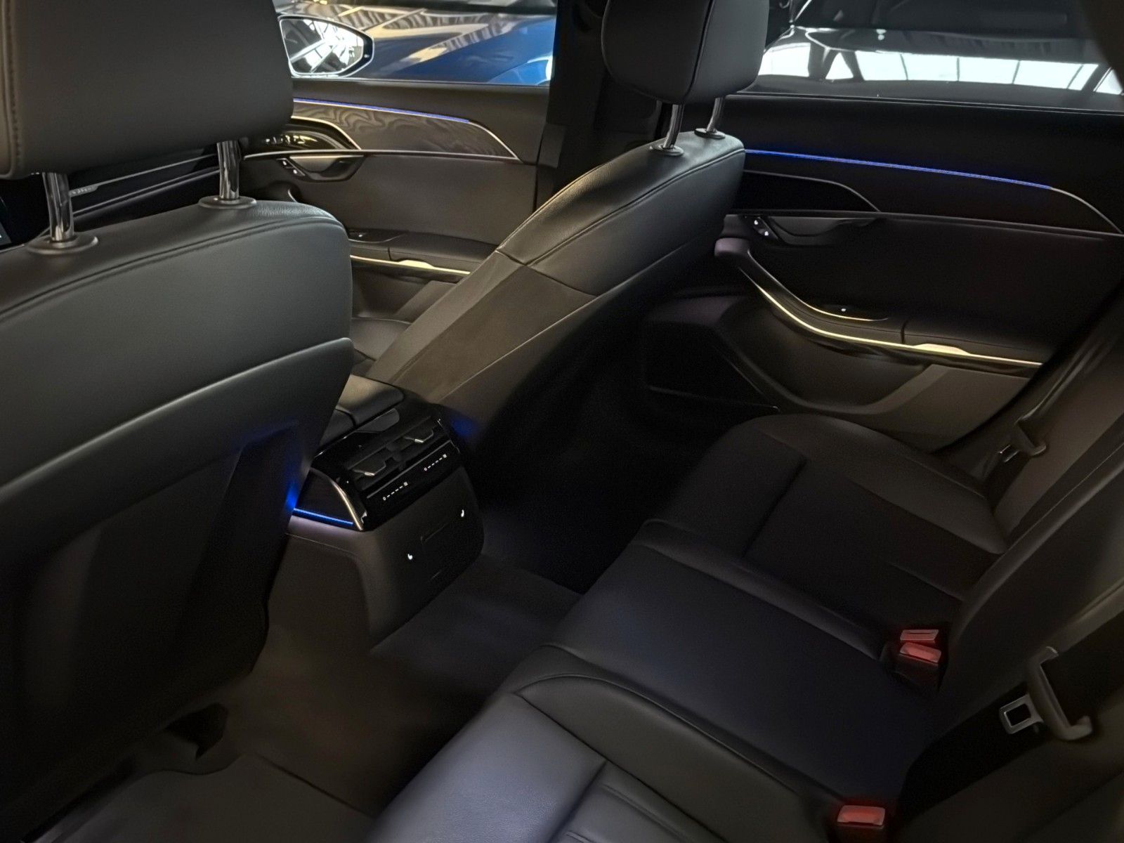 Fahrzeugabbildung Audi A8 50 TDI quattro*Pano*Luft*Softclose*B&O*360