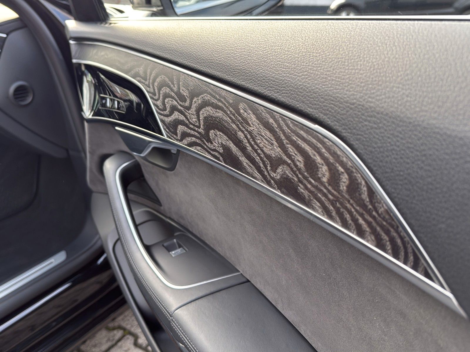 Fahrzeugabbildung Audi A8 50 TDI quattro*Pano*Luft*Softclose*B&O*360