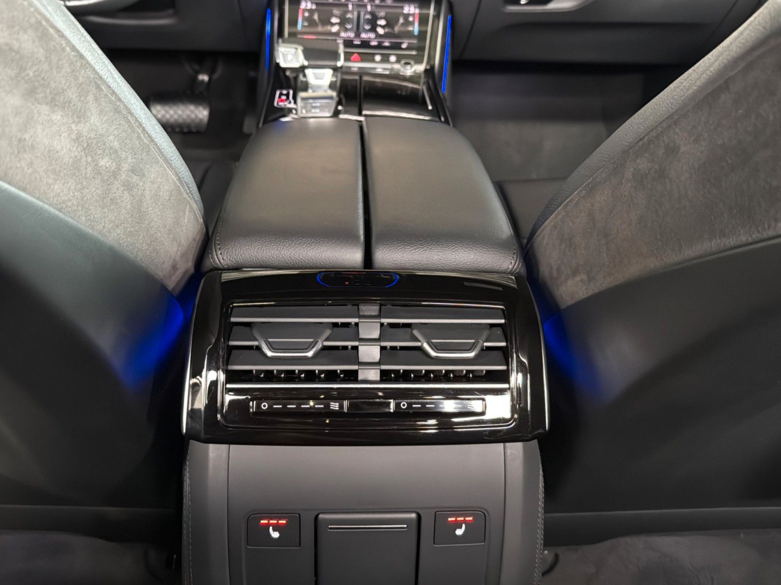 Fahrzeugabbildung Audi A8 50 TDI quattro*Pano*Luft*Softclose*B&O*360