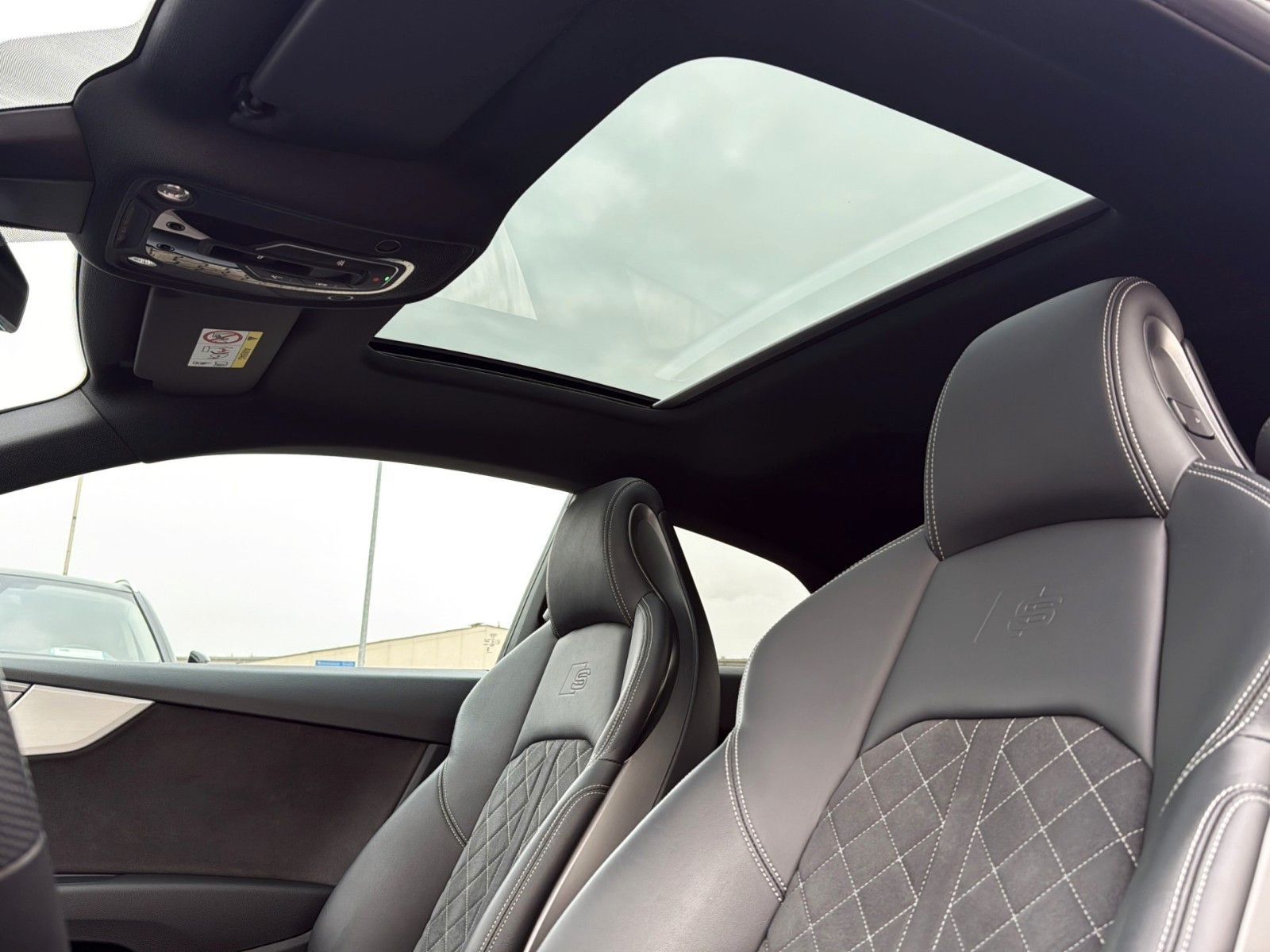 Fahrzeugabbildung Audi A5 Coupe 45TFSI quattro S line *Pano*Matrix*360°