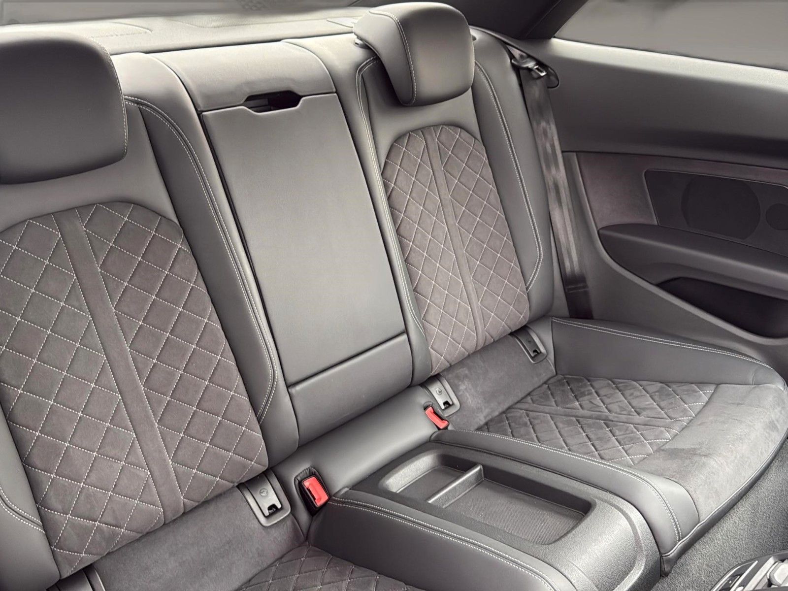 Fahrzeugabbildung Audi A5 Coupe 45TFSI quattro S line *Pano*Matrix*360°