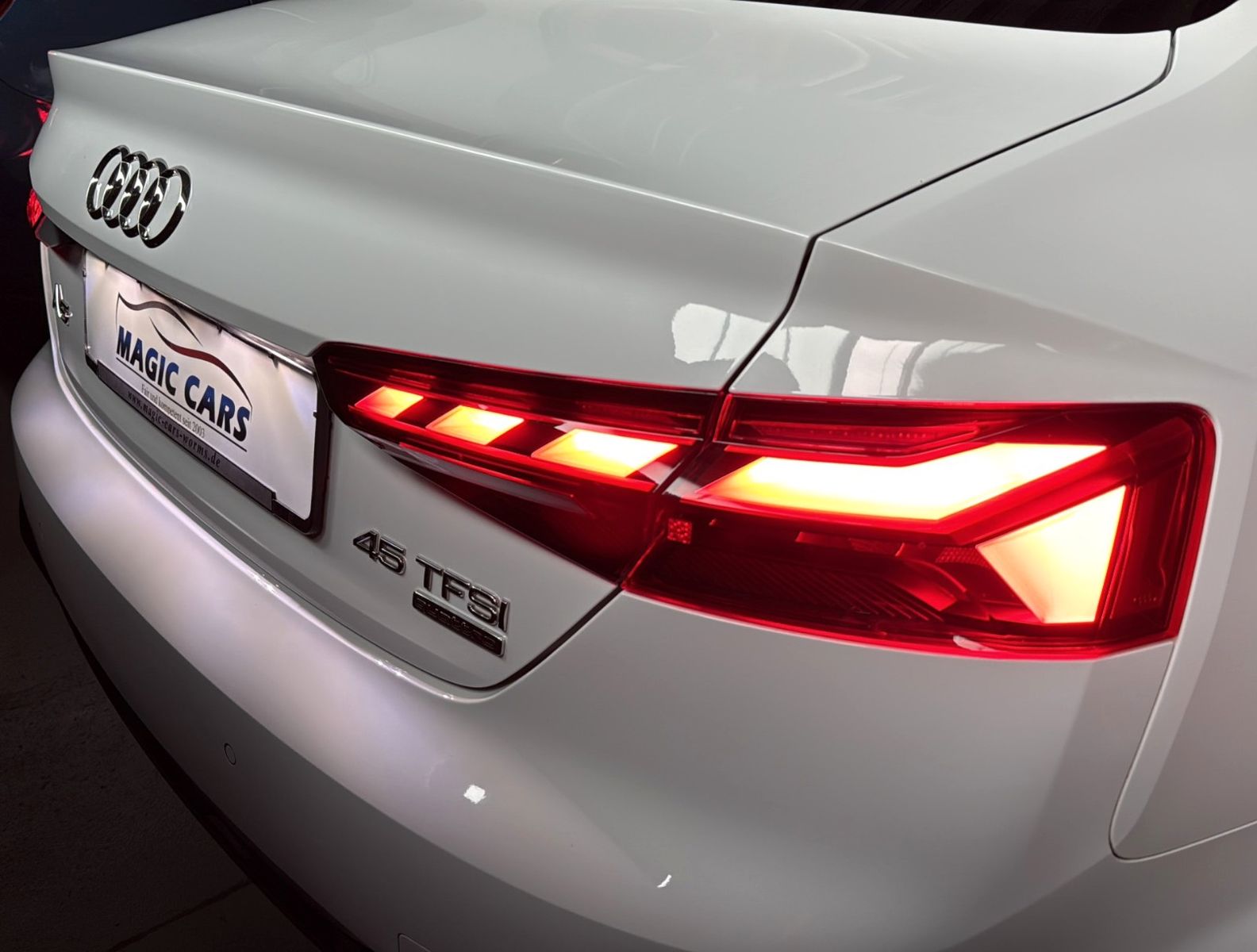 Fahrzeugabbildung Audi A5 Coupe 45TFSI quattro S line *Pano*Matrix*360°