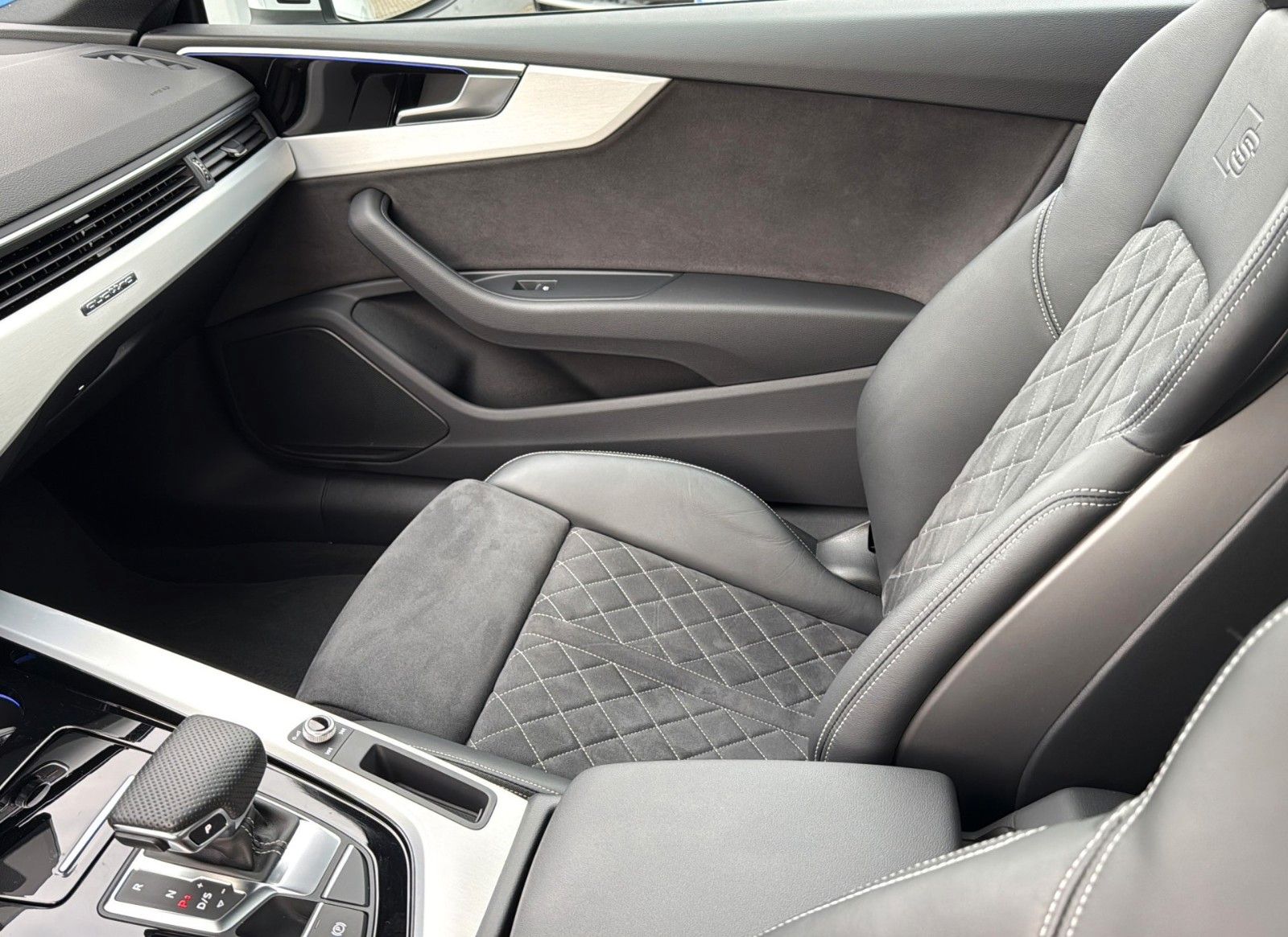 Fahrzeugabbildung Audi A5 Coupe 45TFSI quattro S line *Pano*Matrix*360°