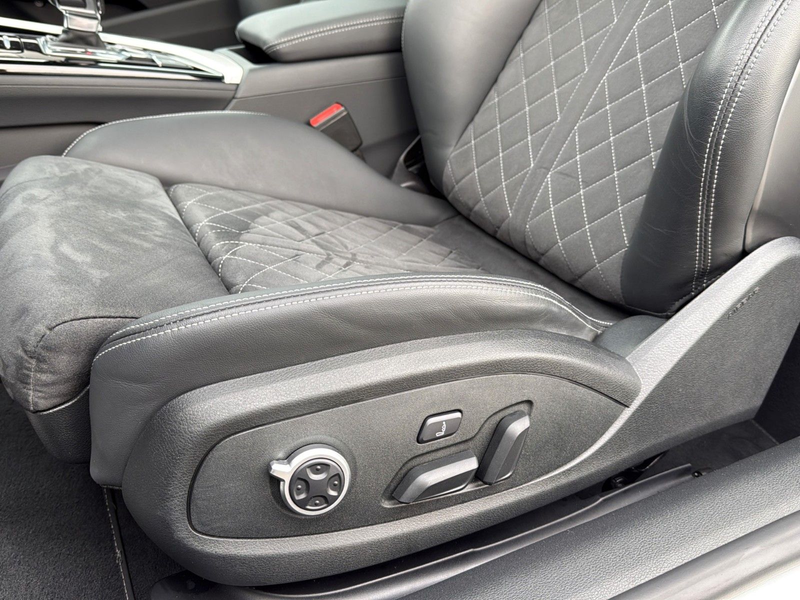 Fahrzeugabbildung Audi A5 Coupe 45TFSI quattro S line *Pano*Matrix*360°