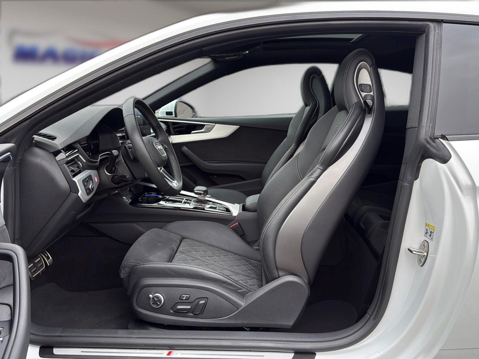 Fahrzeugabbildung Audi A5 Coupe 45TFSI quattro S line *Pano*Matrix*360°