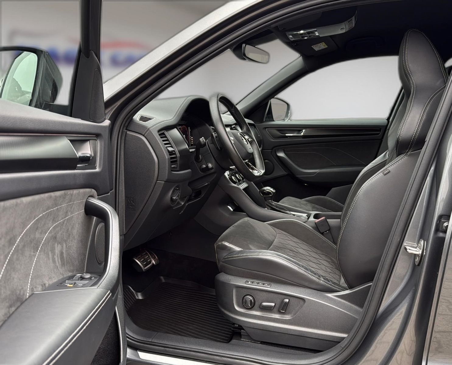 Fahrzeugabbildung SKODA Kodiaq 2.0 TDI Sportline *Matrix*Virtual*Kamera*