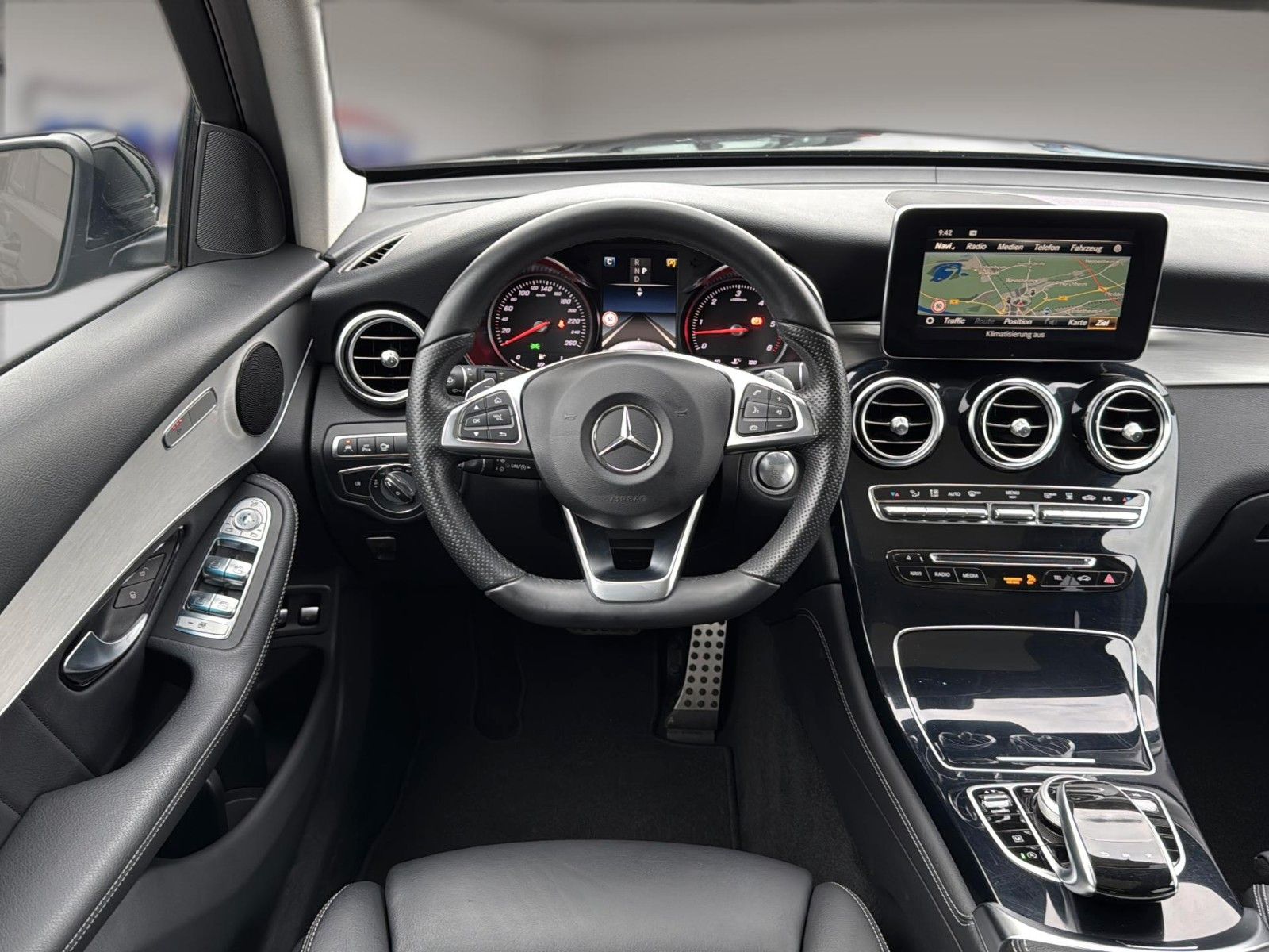 Fahrzeugabbildung Mercedes-Benz GLC 350 d 4Matic AMG Style Int. *Pano*Stand*AHK*