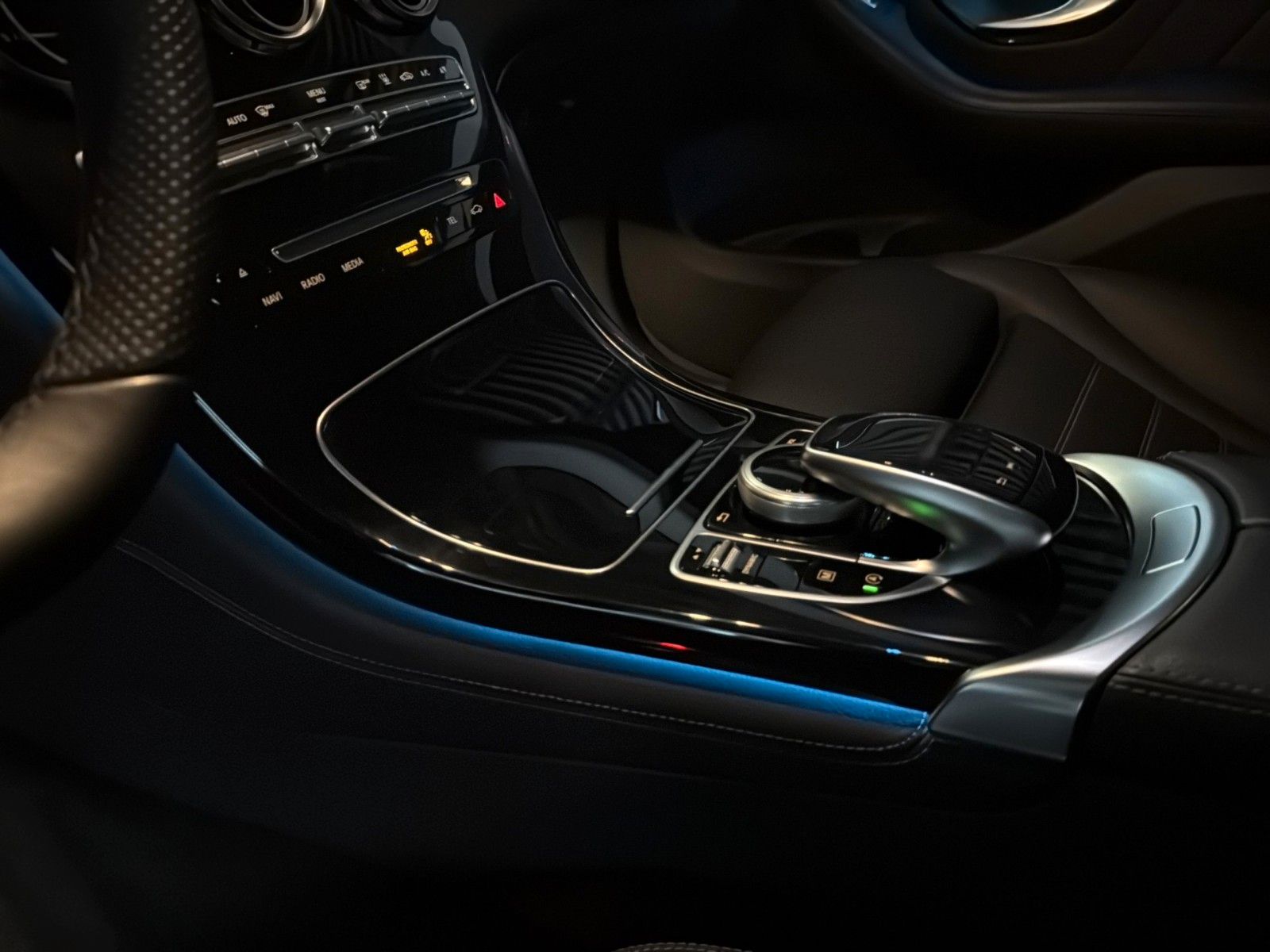 Fahrzeugabbildung Mercedes-Benz GLC 350 d 4Matic AMG Style Int. *Pano*Stand*AHK*