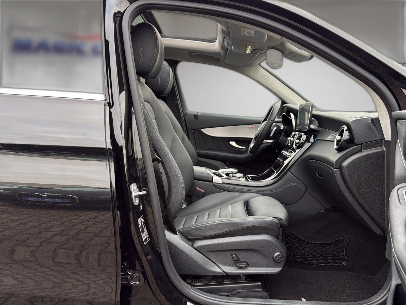 Fahrzeugabbildung Mercedes-Benz GLC 350 d 4Matic AMG Style Int. *Pano*Stand*AHK*