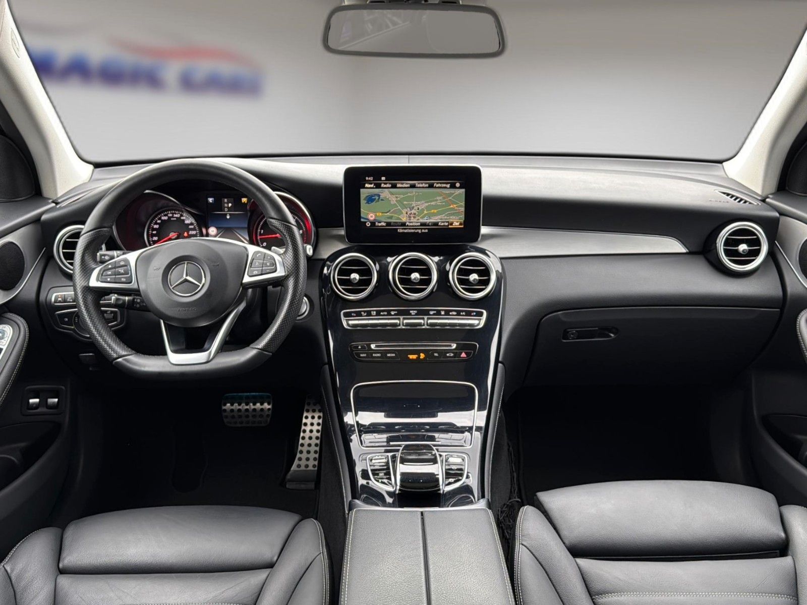 Fahrzeugabbildung Mercedes-Benz GLC 350 d 4Matic AMG Style Int. *Pano*Stand*AHK*