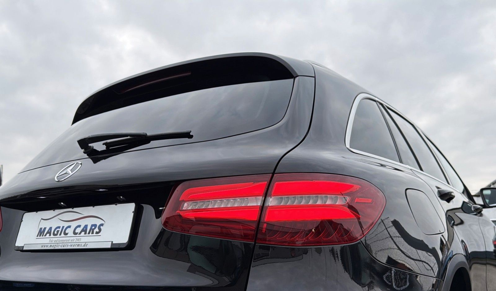 Fahrzeugabbildung Mercedes-Benz GLC 350 d 4Matic AMG Style Int. *Pano*Stand*AHK*