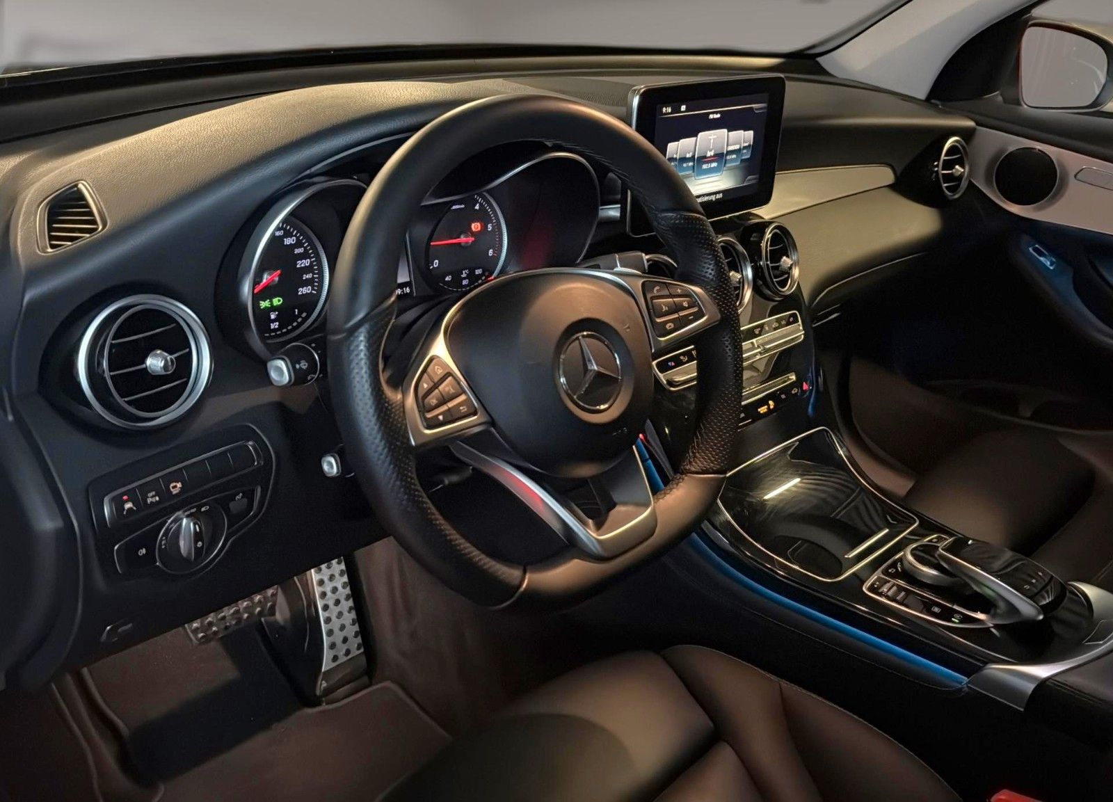 Fahrzeugabbildung Mercedes-Benz GLC 350 d 4Matic AMG Style Int. *Pano*Stand*AHK*