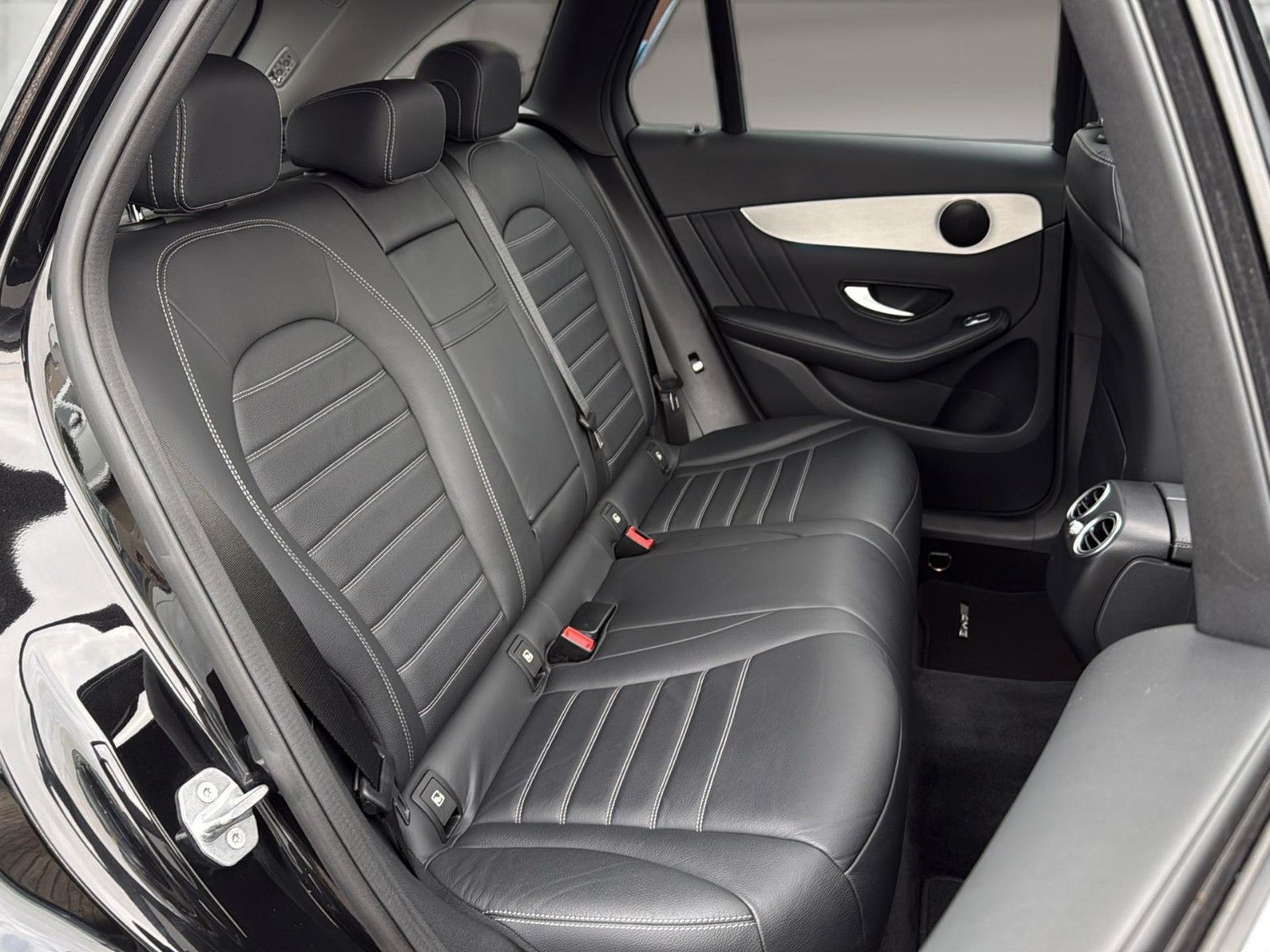 Fahrzeugabbildung Mercedes-Benz GLC 350 d 4Matic AMG Style Int. *Pano*Stand*AHK*