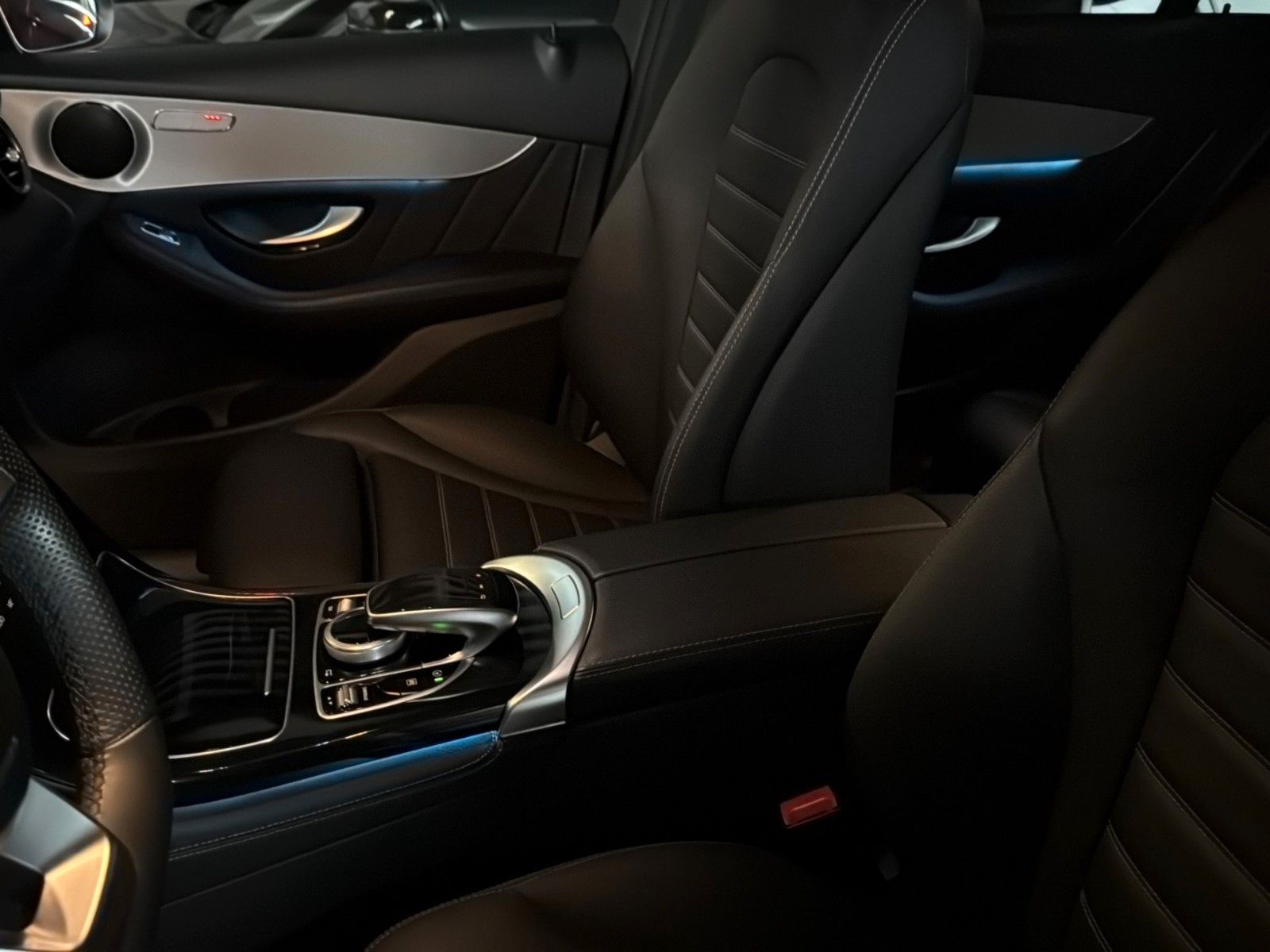 Fahrzeugabbildung Mercedes-Benz GLC 350 d 4Matic AMG Style Int. *Pano*Stand*AHK*