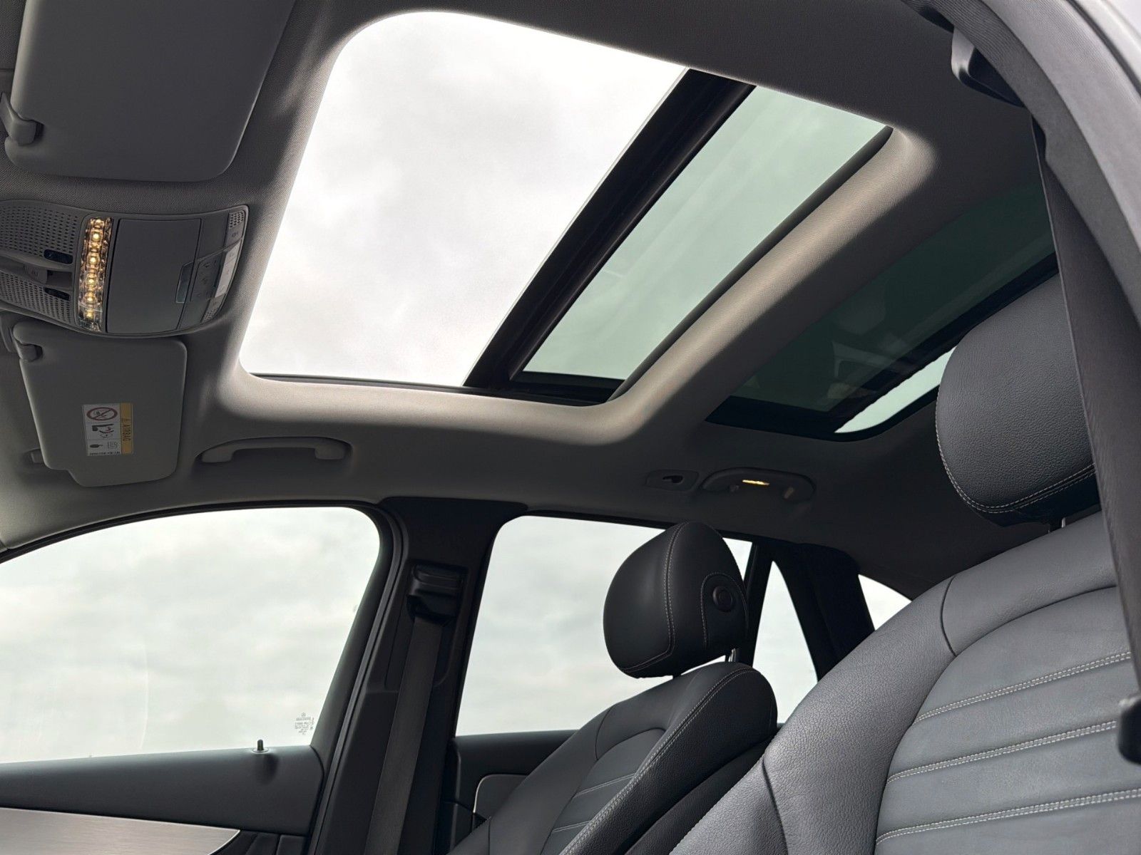 Fahrzeugabbildung Mercedes-Benz GLC 350 d 4Matic AMG Style Int. *Pano*Stand*AHK*