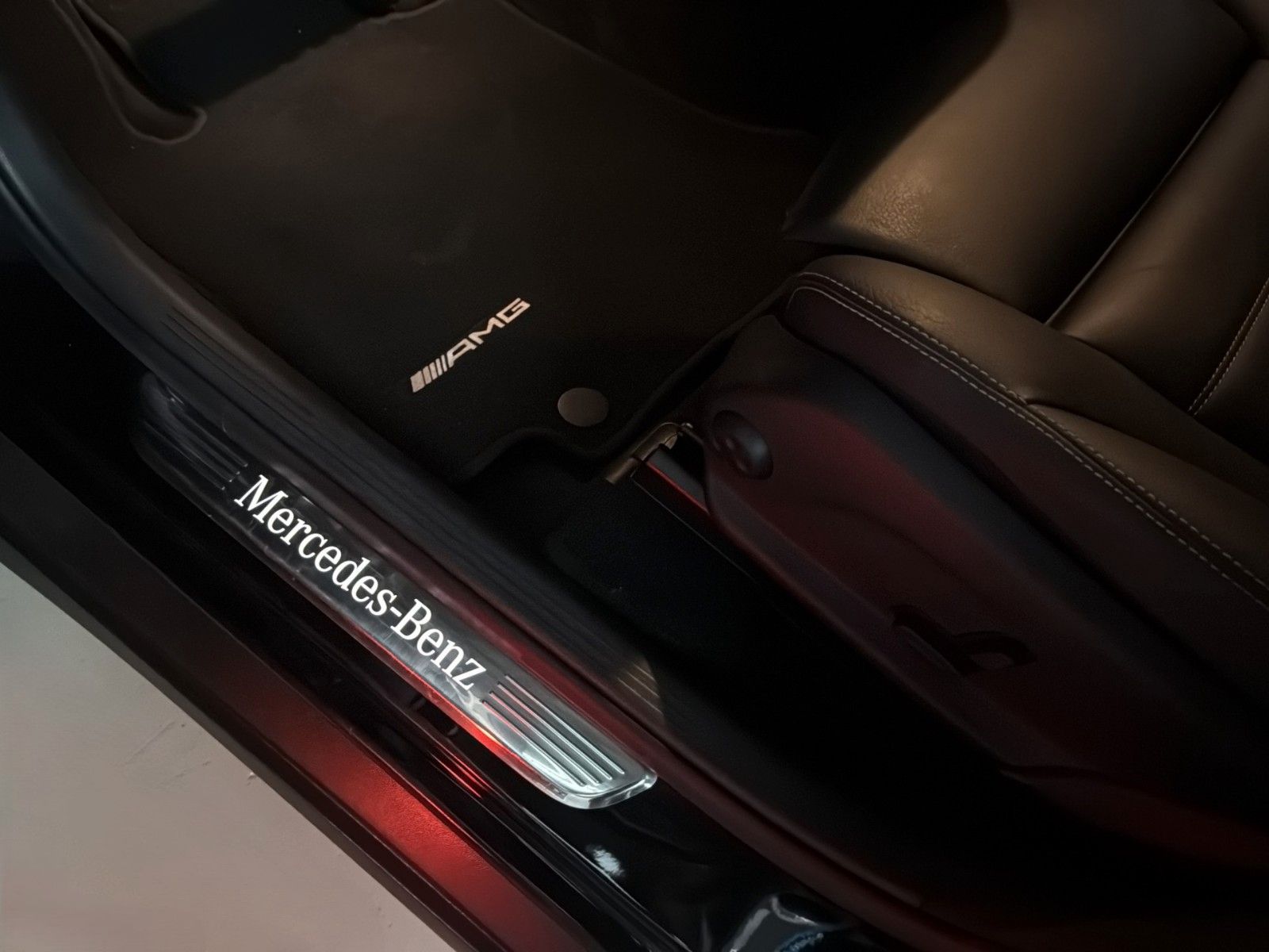 Fahrzeugabbildung Mercedes-Benz GLC 350 d 4Matic AMG Style Int. *Pano*Stand*AHK*