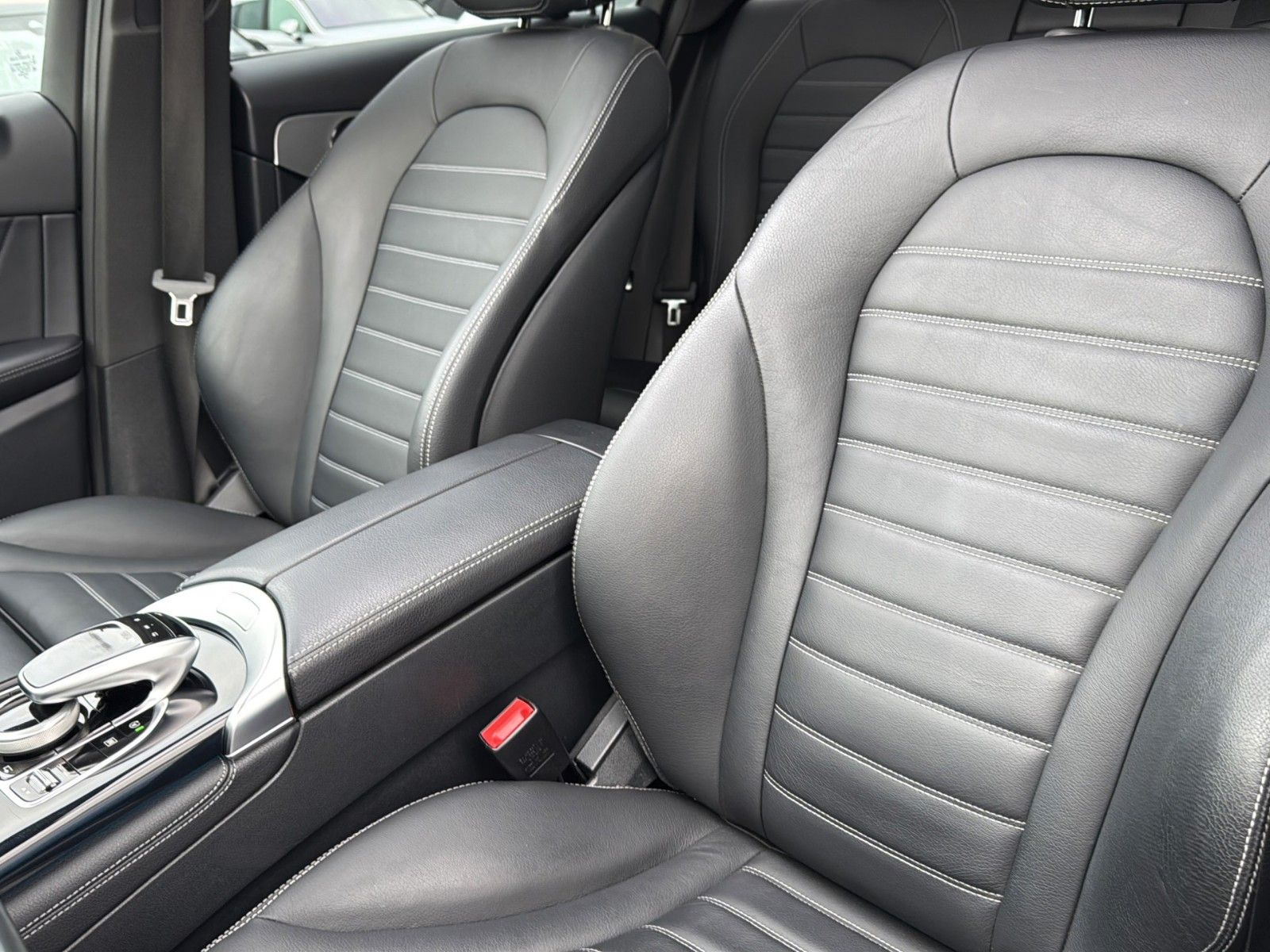 Fahrzeugabbildung Mercedes-Benz GLC 350 d 4Matic AMG Style Int. *Pano*Stand*AHK*