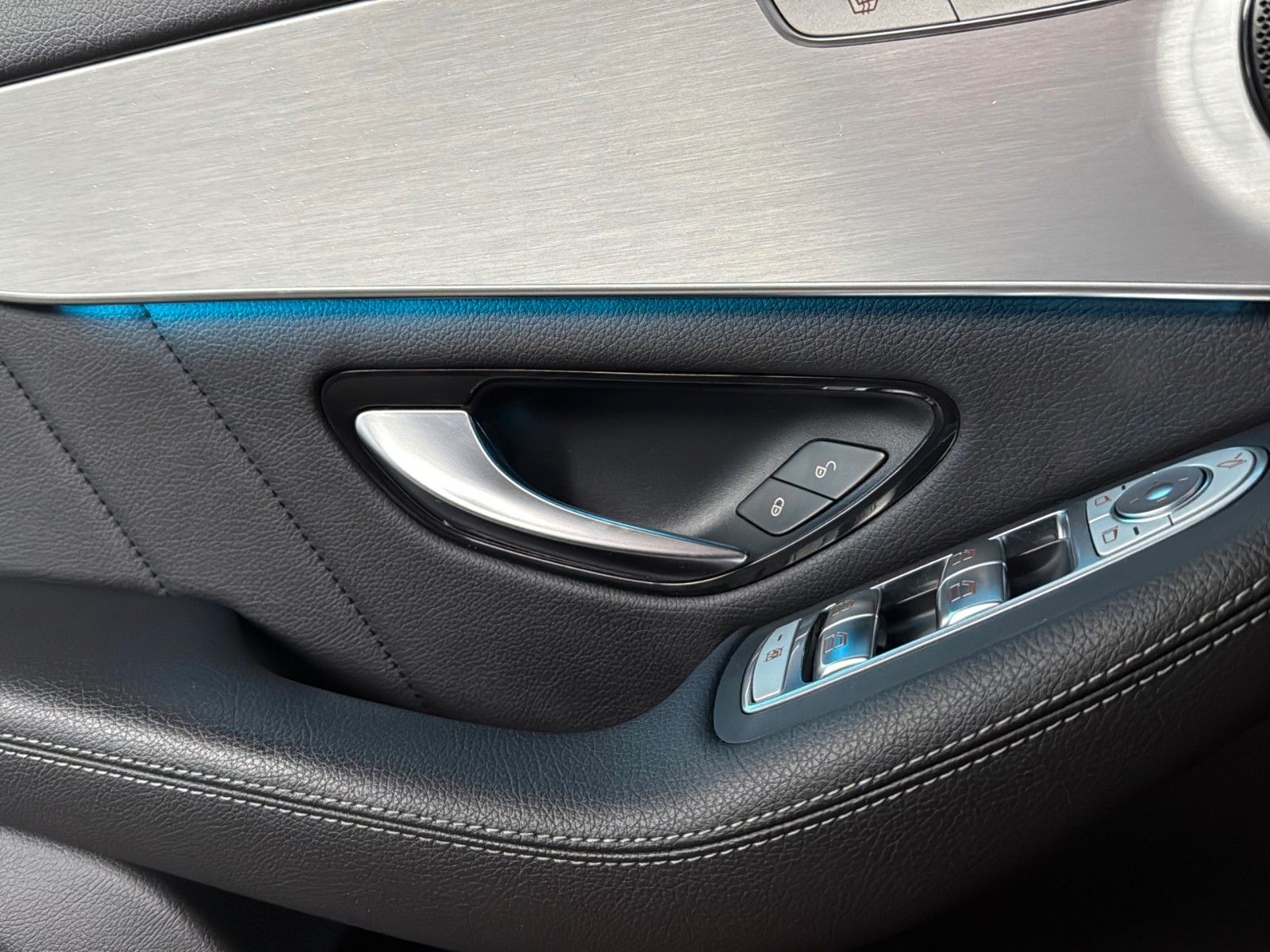 Fahrzeugabbildung Mercedes-Benz GLC 350 d 4Matic AMG Style Int. *Pano*Stand*AHK*