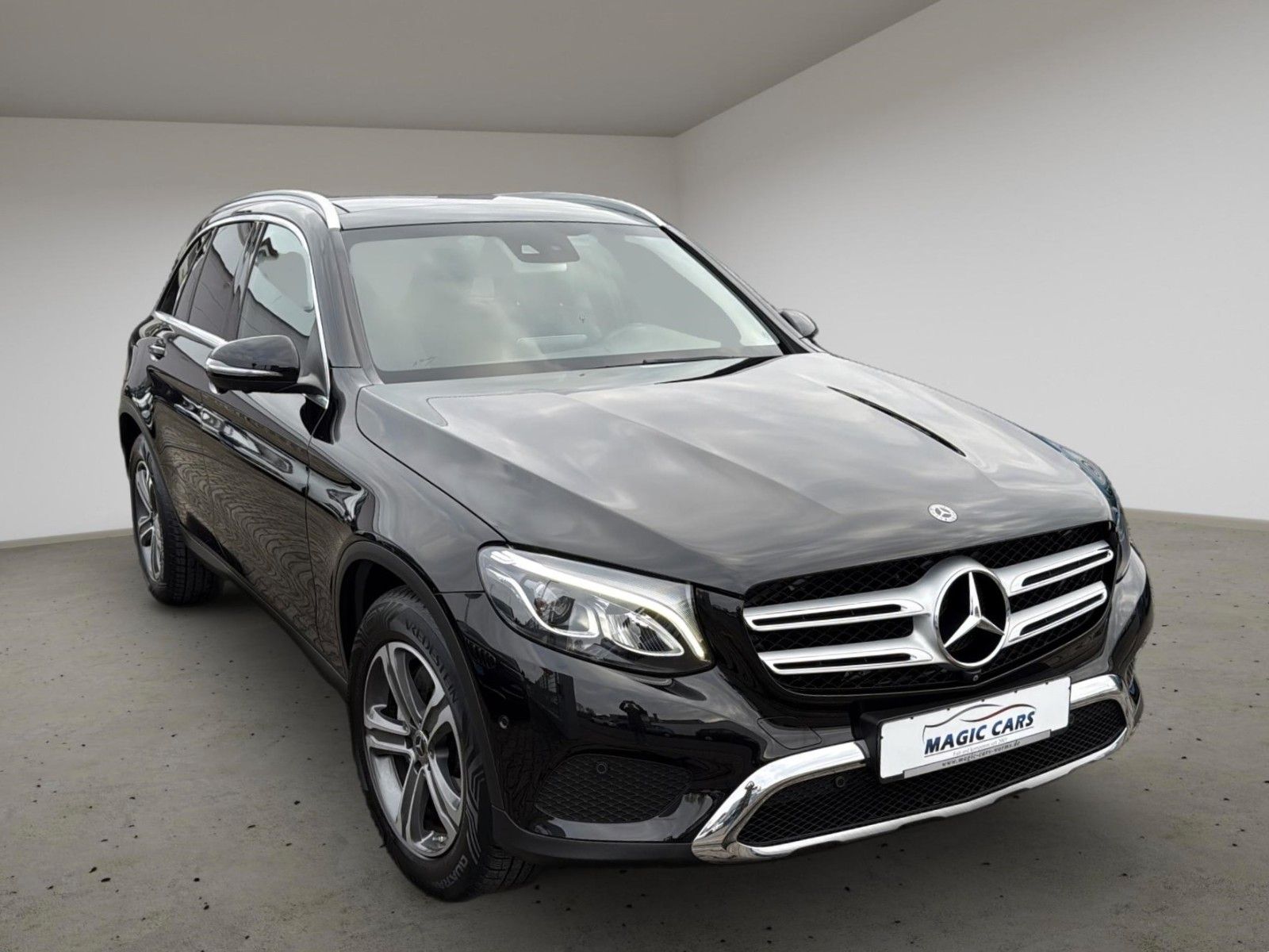 Fahrzeugabbildung Mercedes-Benz GLC 350 d 4Matic AMG Style Int. *Pano*Stand*AHK*