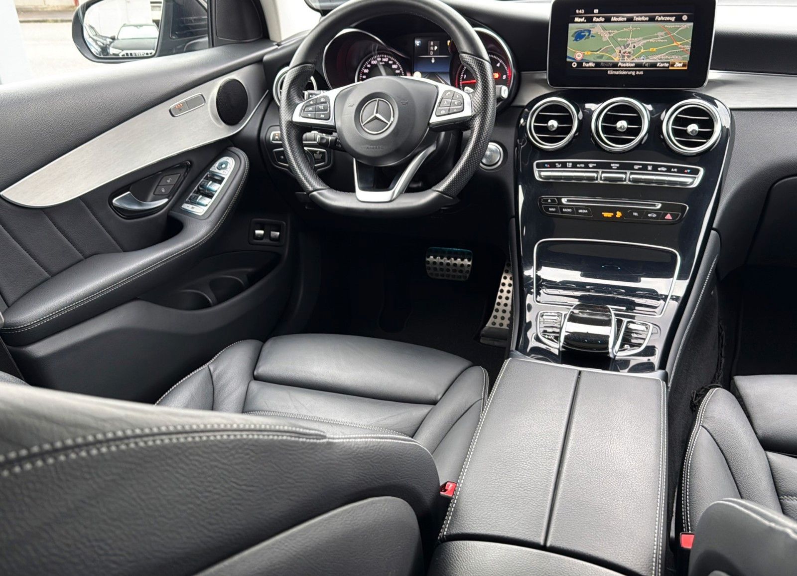 Fahrzeugabbildung Mercedes-Benz GLC 350 d 4Matic AMG Style Int. *Pano*Stand*AHK*