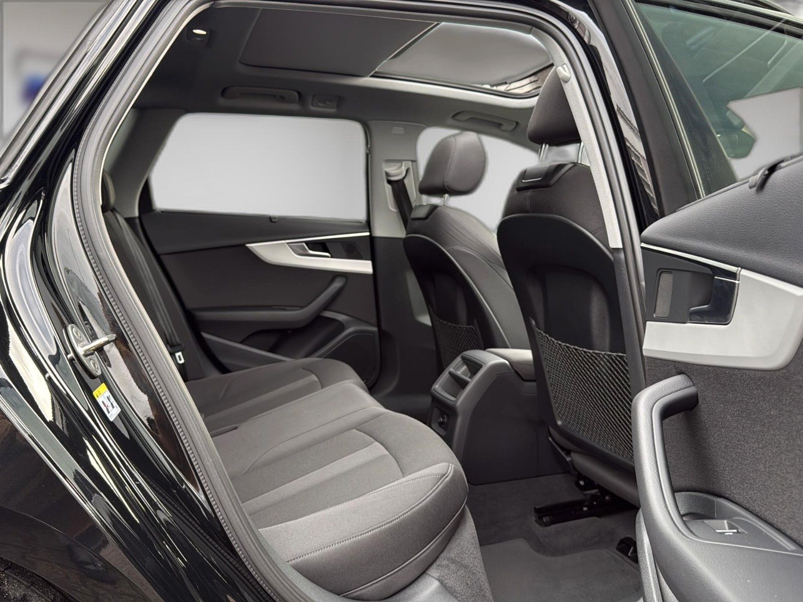 Fahrzeugabbildung Audi A4 Avant 40 TDI S line *Pano*LED*AHK*18Zoll*