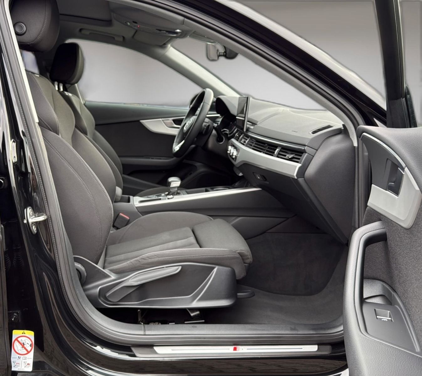 Fahrzeugabbildung Audi A4 Avant 40 TDI S line *Pano*LED*AHK*18Zoll*