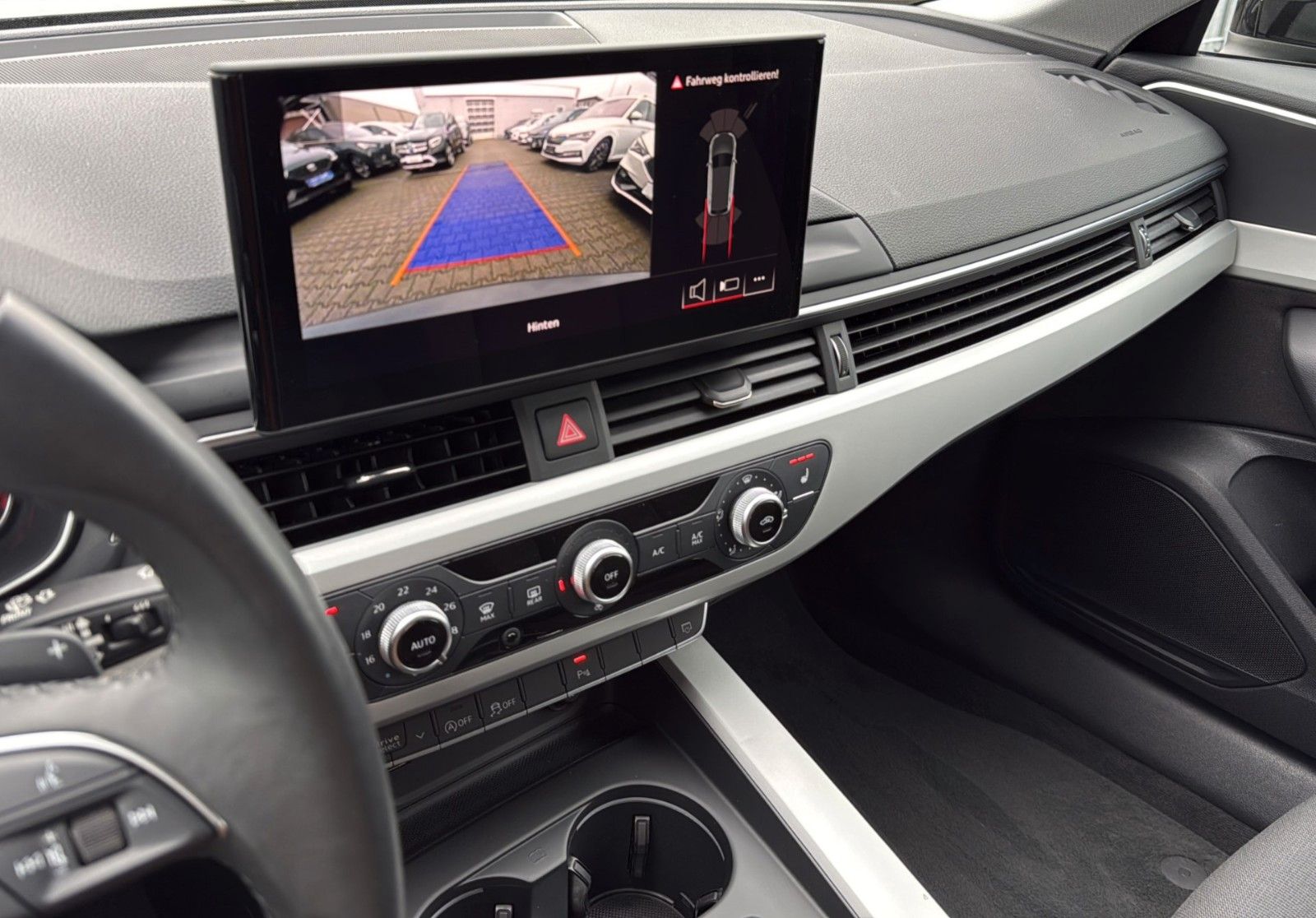 Fahrzeugabbildung Audi A4 Avant 40 TDI S line *Pano*LED*AHK*18Zoll*