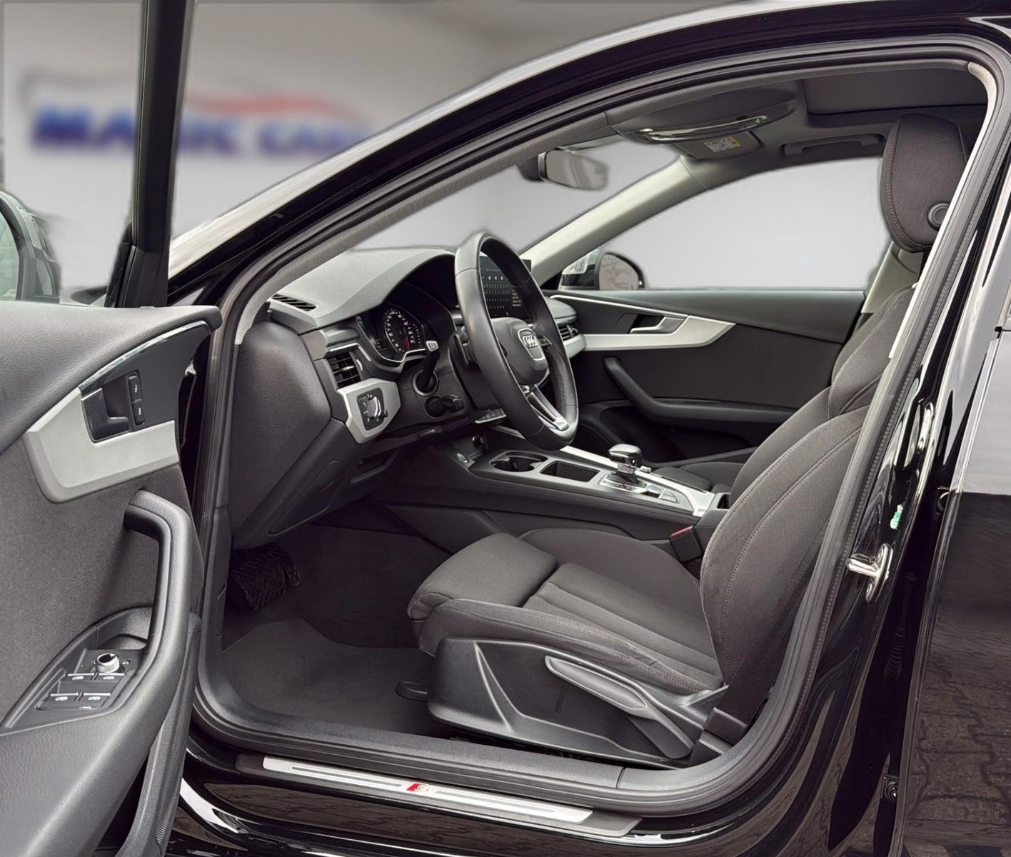 Fahrzeugabbildung Audi A4 Avant 40 TDI S line *Pano*LED*AHK*18Zoll*