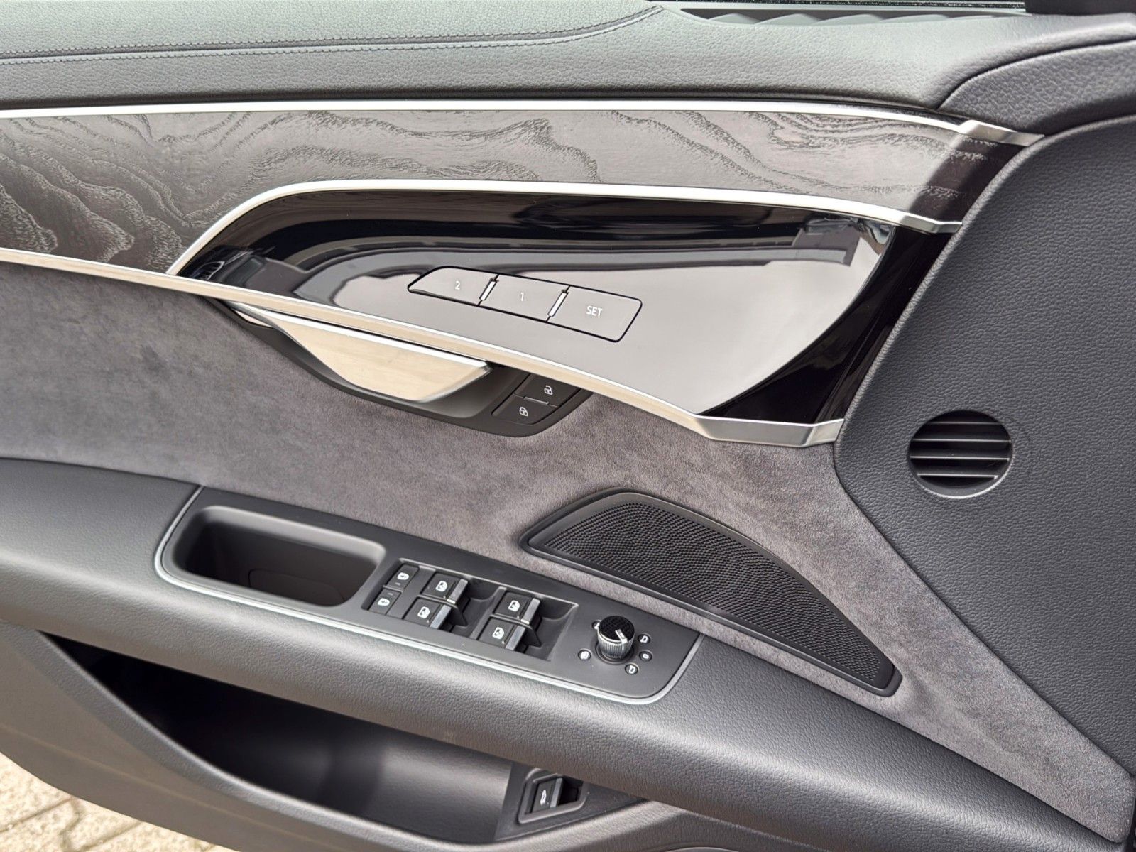 Fahrzeugabbildung Audi A8 50 TDI quattro S-LINE *HD-Matrix*Luft*B&O*