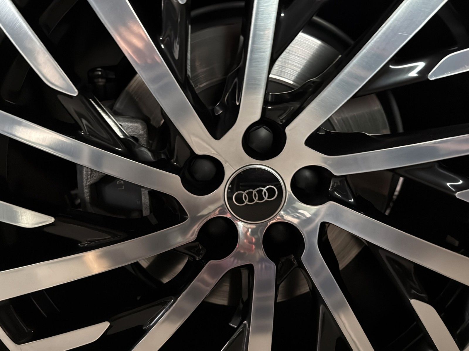 Fahrzeugabbildung Audi A8 50 TDI quattro S-LINE *HD-Matrix*Luft*B&O*