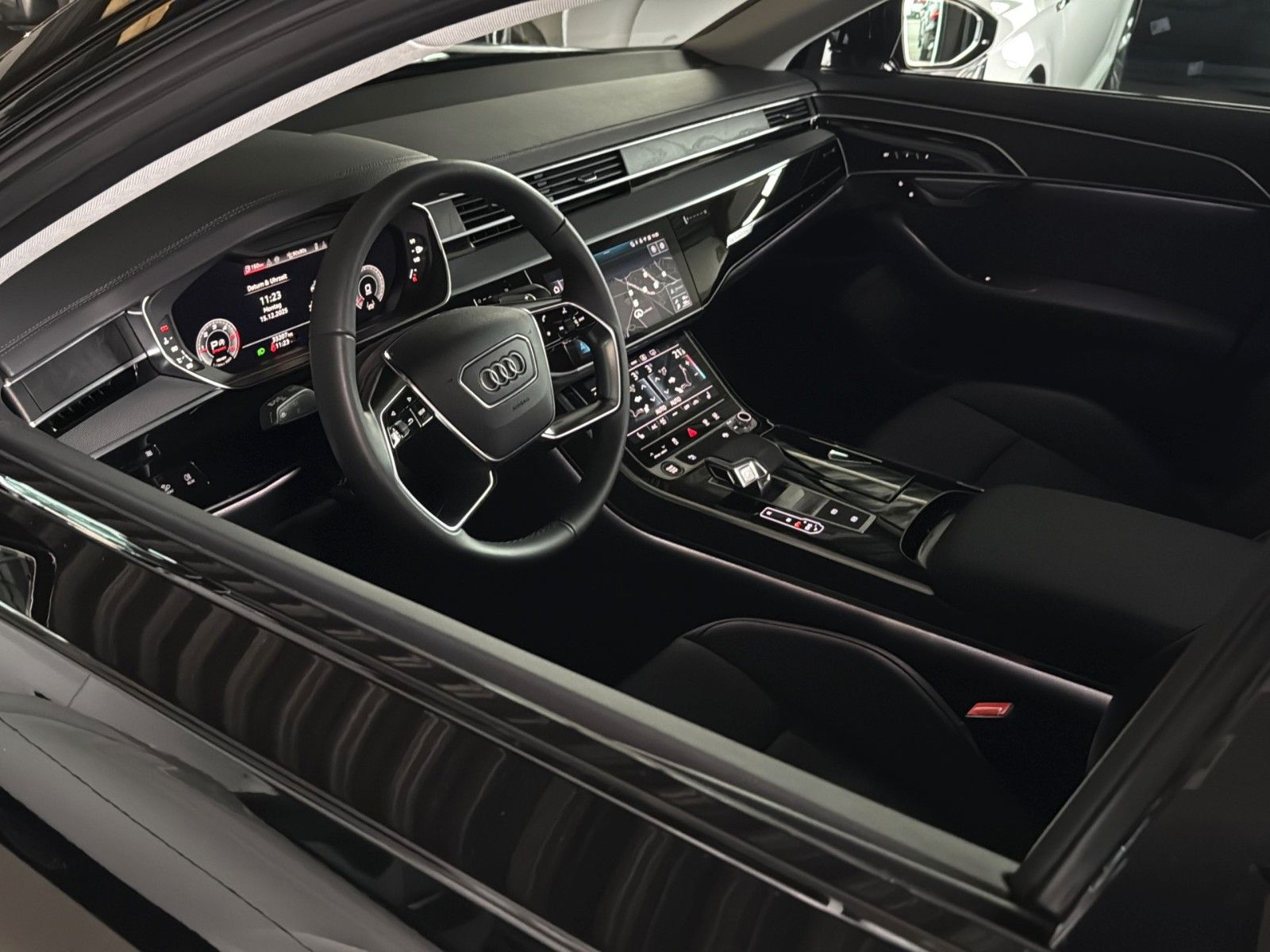 Fahrzeugabbildung Audi A8 50 TDI quattro S-LINE *HD-Matrix*Luft*B&O*