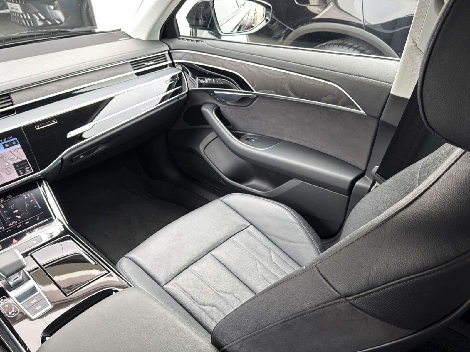 Fahrzeugabbildung Audi A8 50 TDI quattro S-LINE *HD-Matrix*Luft*B&O*