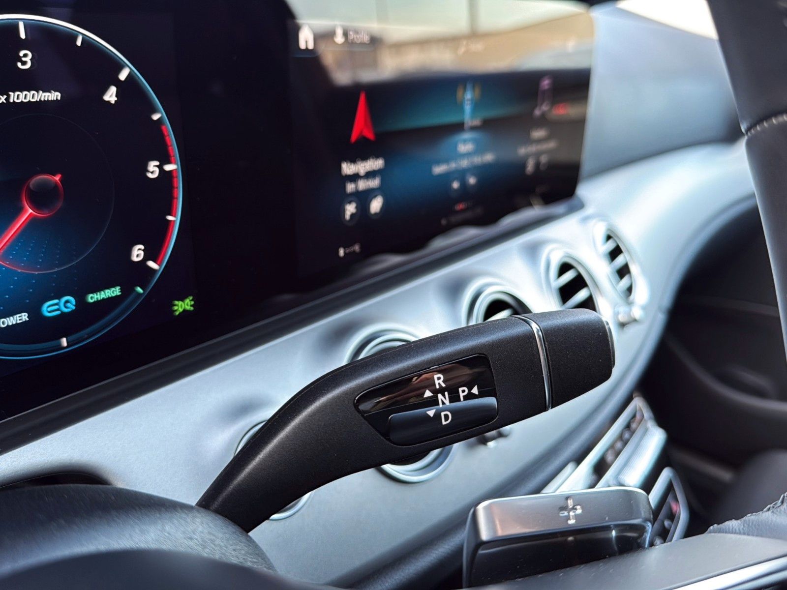 Fahrzeugabbildung Mercedes-Benz E 220 d T 9G-TRONIC *LED*SCHIEBEDACH*WIDE*